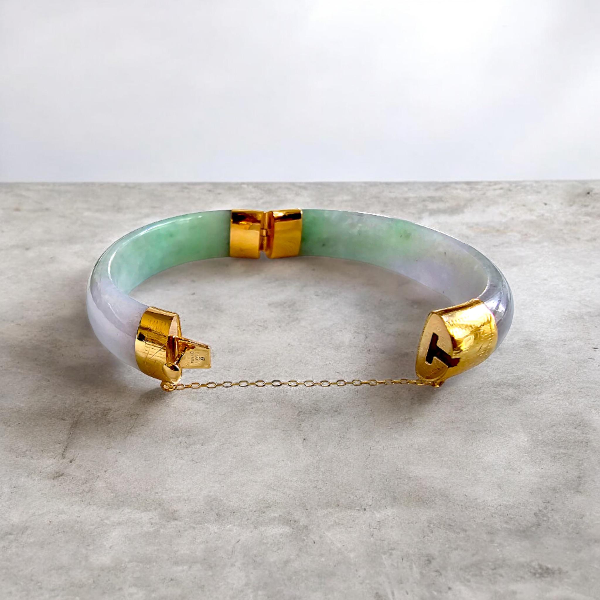 1882 Viceroy's Elliptical Burmese A-Jade Bangle Bracelet (with 14K Yellow Gold) For Sale 2
