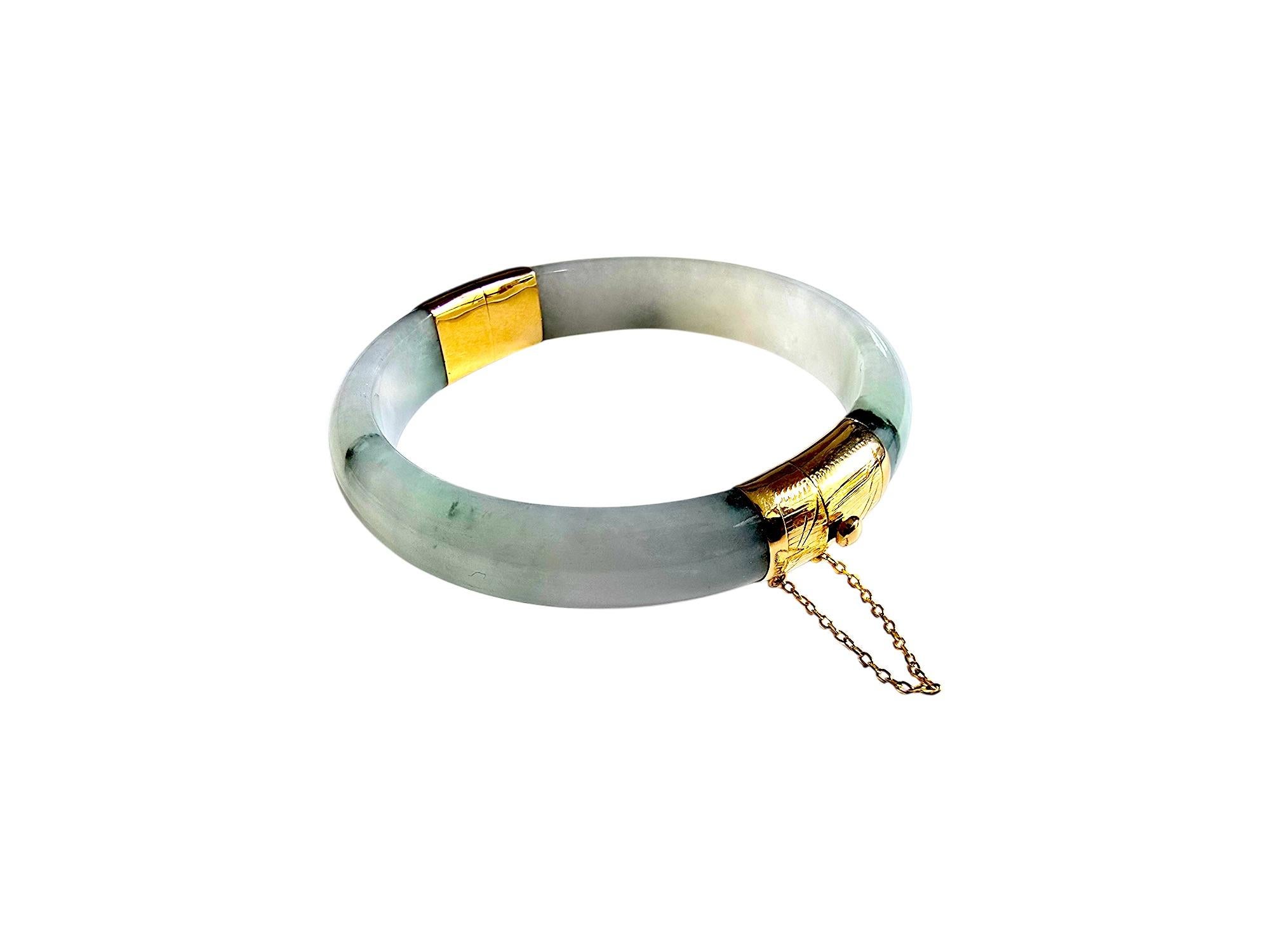 1884 Viceroy's Elliptical Burmese A-Jade Bangle Bracelet (with 14K Yellow Gold) For Sale 11