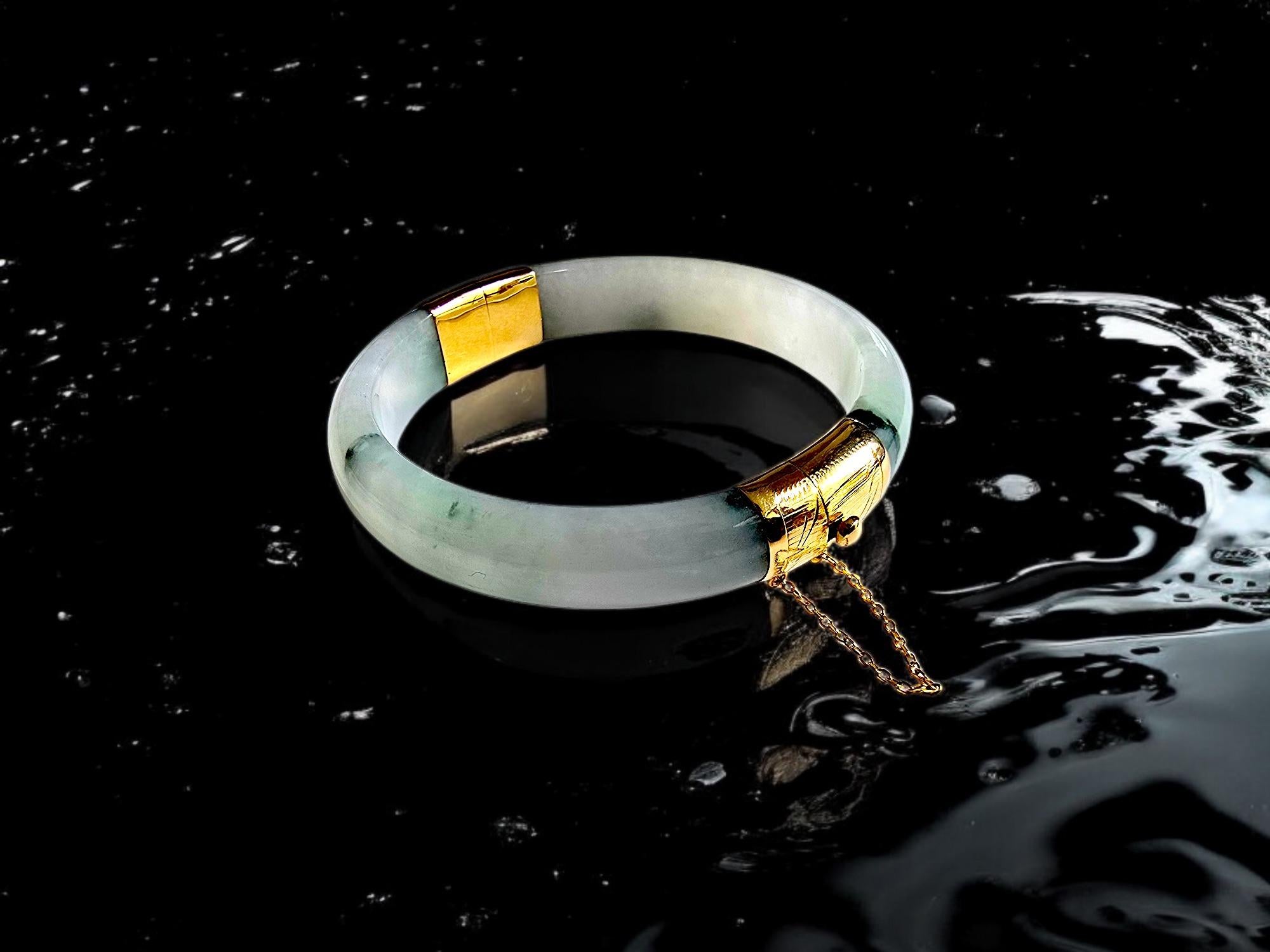 1884 Viceroy's Elliptical Green and Lavender Purple Burmese A-Jade Jadeite Bangle Bracelet (with 14K Yellow Gold)

Using the best Handpicked untreated natural A-Jadeite from Burma, we created an authoritative and classy statement bangle bracelet.