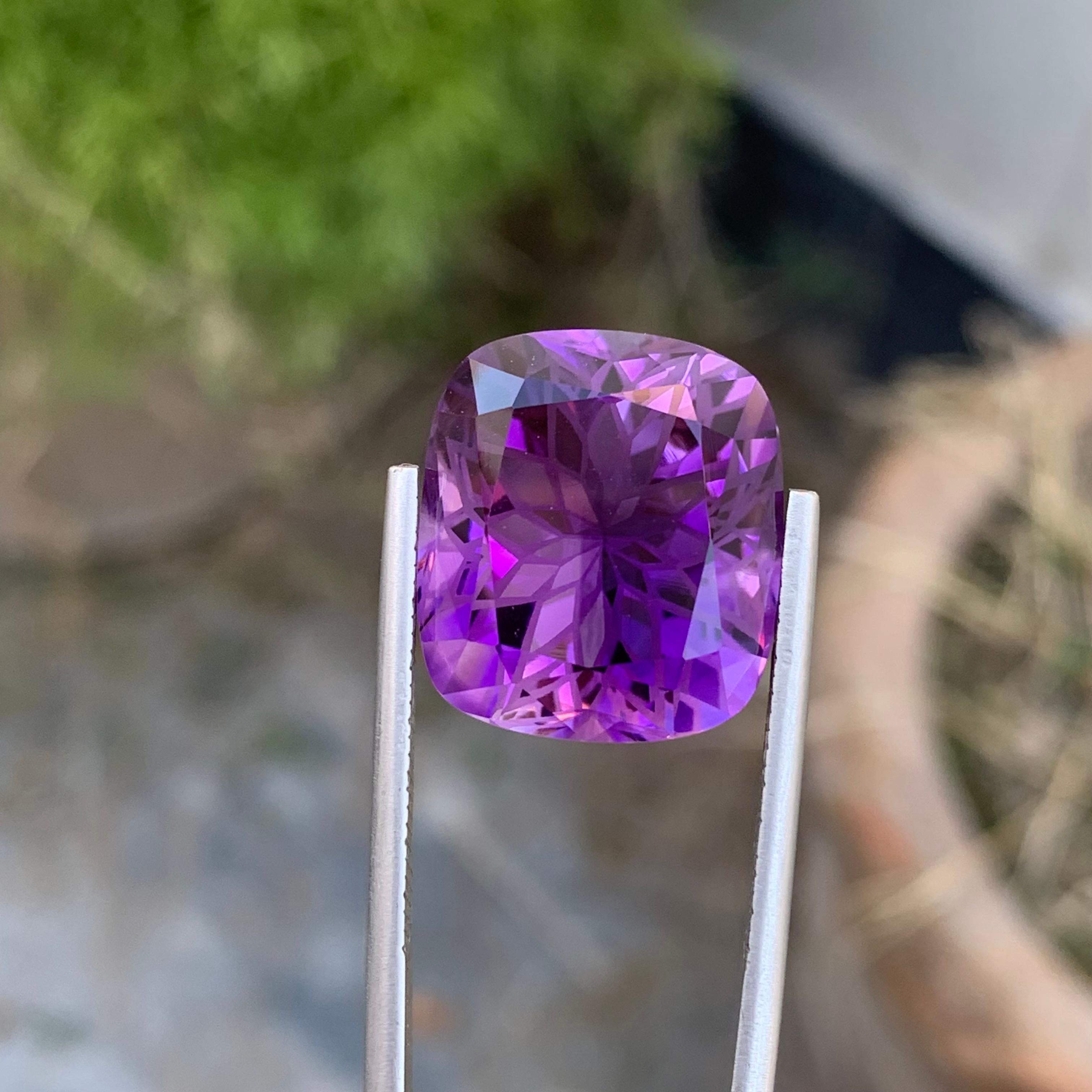 18.85 Carat Pretty Dark Purple Loose Amethyst Flower Cut Gem In New Condition For Sale In Peshawar, PK