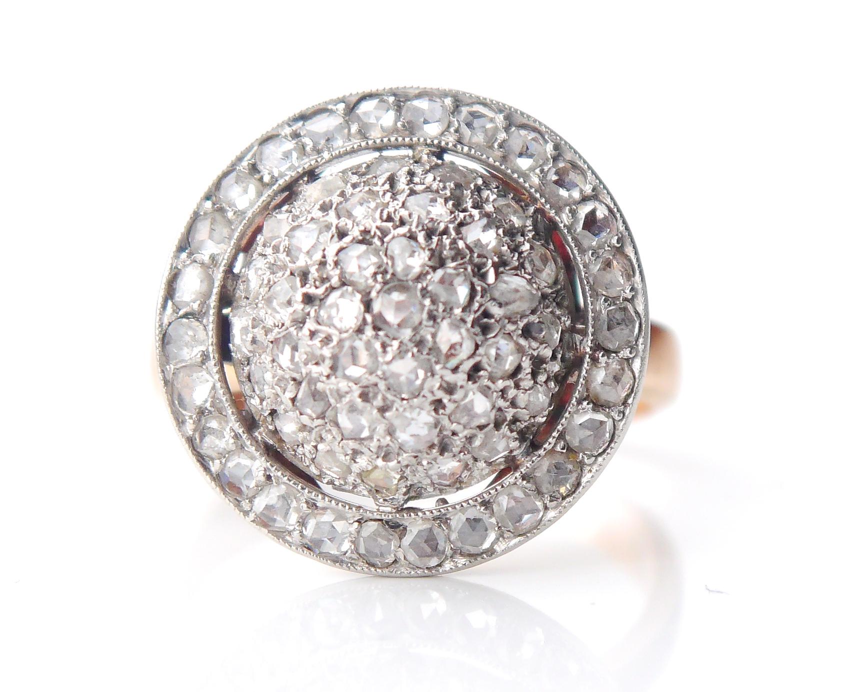 Anello con corona a forma di cupola in argento e fascia in oro arancione 18 carati. Molto insolito, con una corona composita a forma di cupola in due parti con la parte superiore in argento che contiene un totale di 62 diamanti taglio rosa Ø 1,55 mm