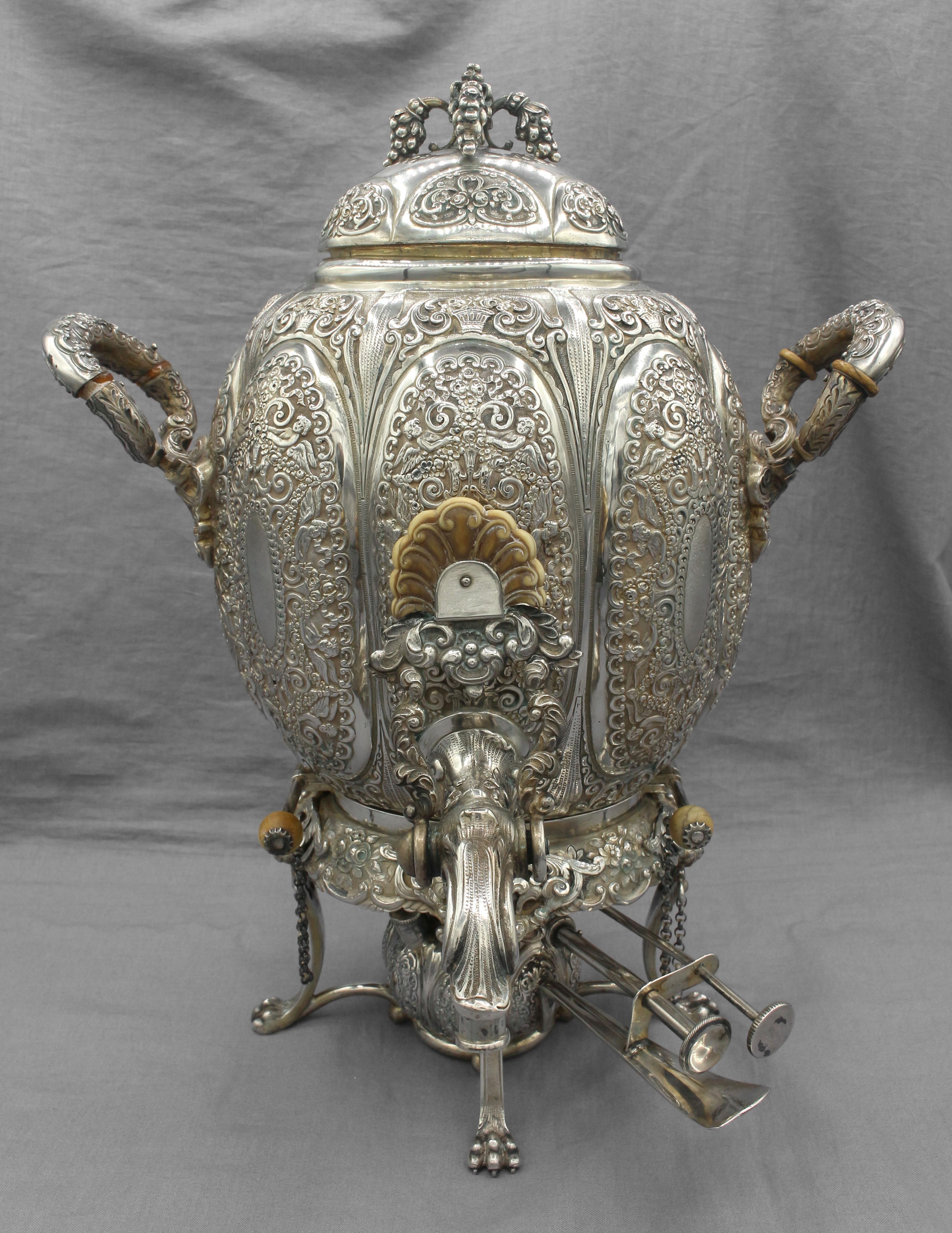 1886-1891 German Renaissance Revival Silver Tea & Coffee Service In Good Condition For Sale In Chapel Hill, NC