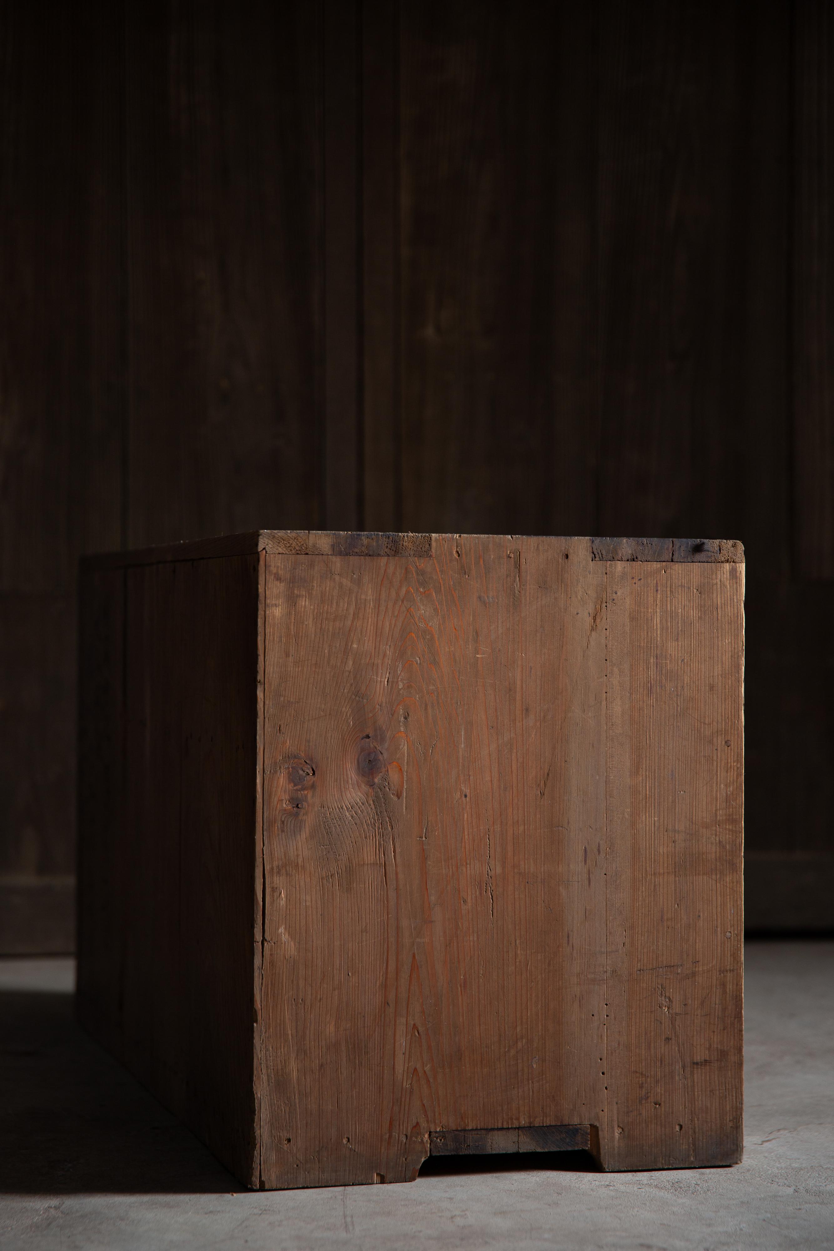 1886 (Meiji 19) Japanese antique dougu tansu, tool chest of drawers wabi sabi For Sale 2