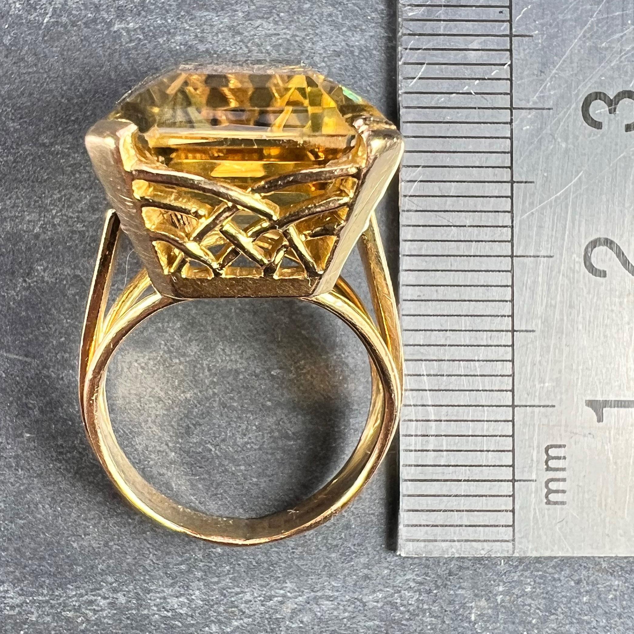 18.87 Carat Citrine 18 Karat Yellow Gold Retro Cocktail Ring For Sale 3