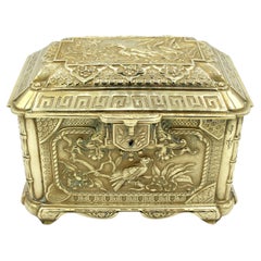 1887 Caja de té japonesa inglesa de latón fundido de Adolph Frankau & Co.