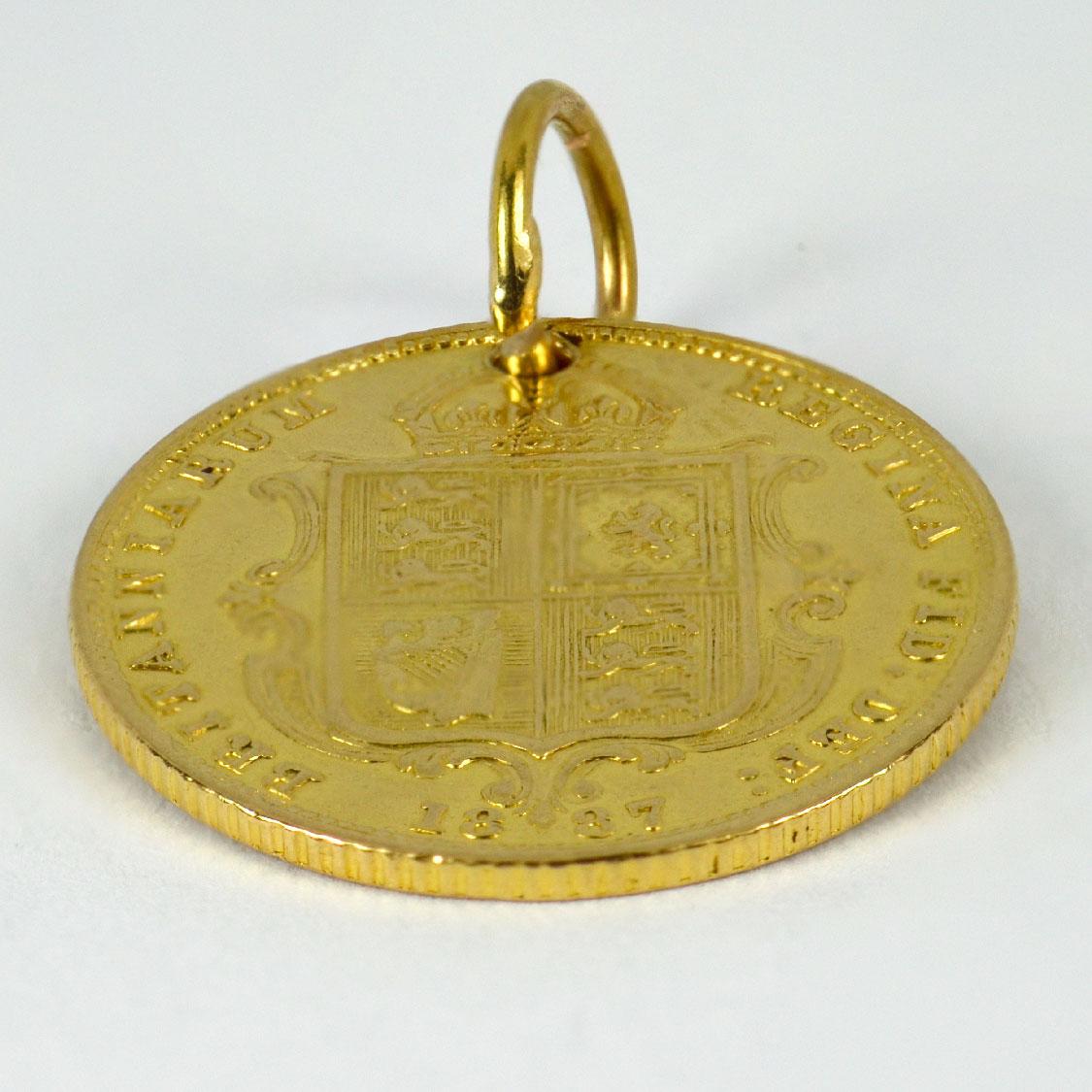 1887 Half Sovereign 18K Yellow Gold Charm Pendant In Good Condition In London, GB