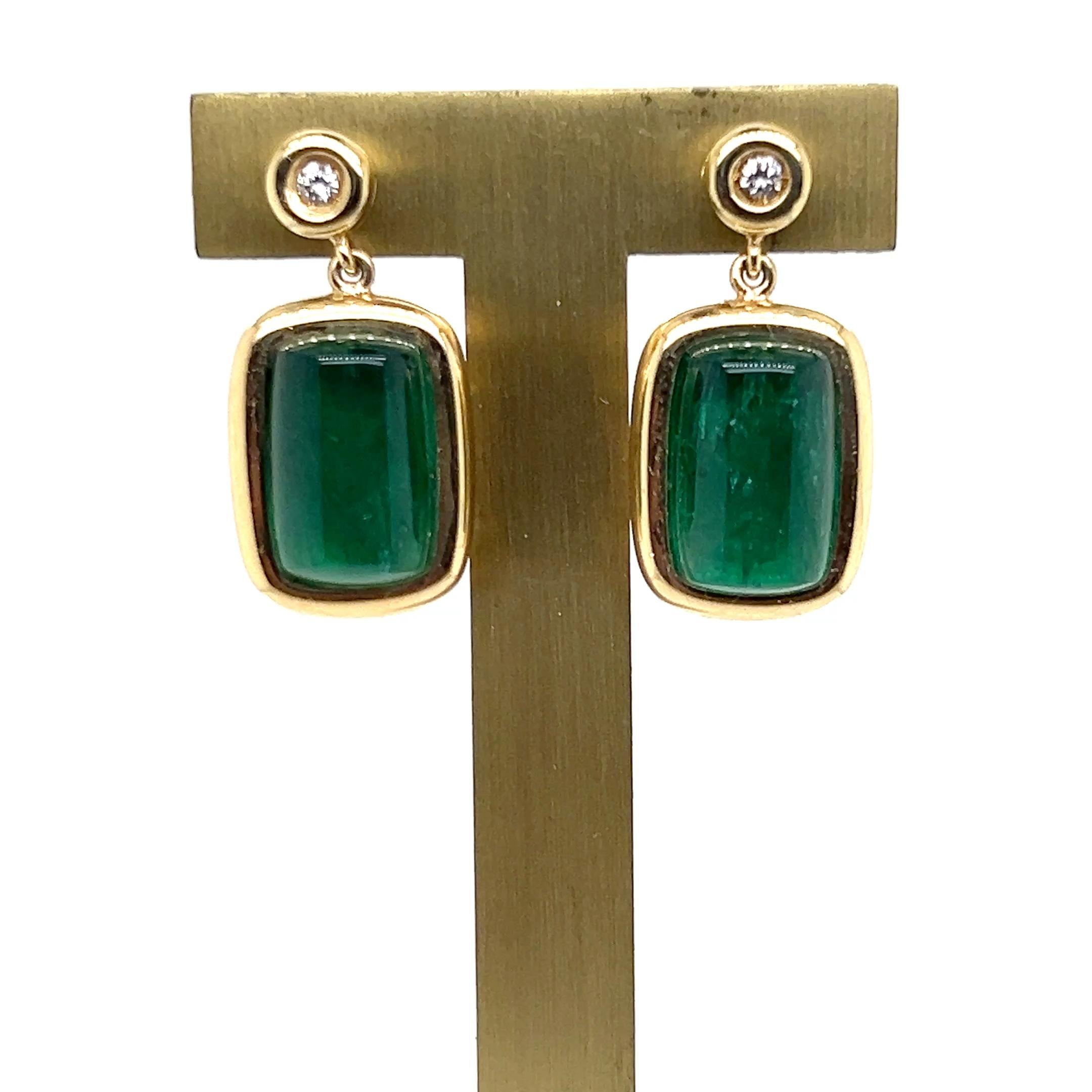 18.88 tcw Cabochon Emeraude & Diamant Boucles d'oreilles pendantes en or jaune 18k Bon état - En vente à Towson, MD