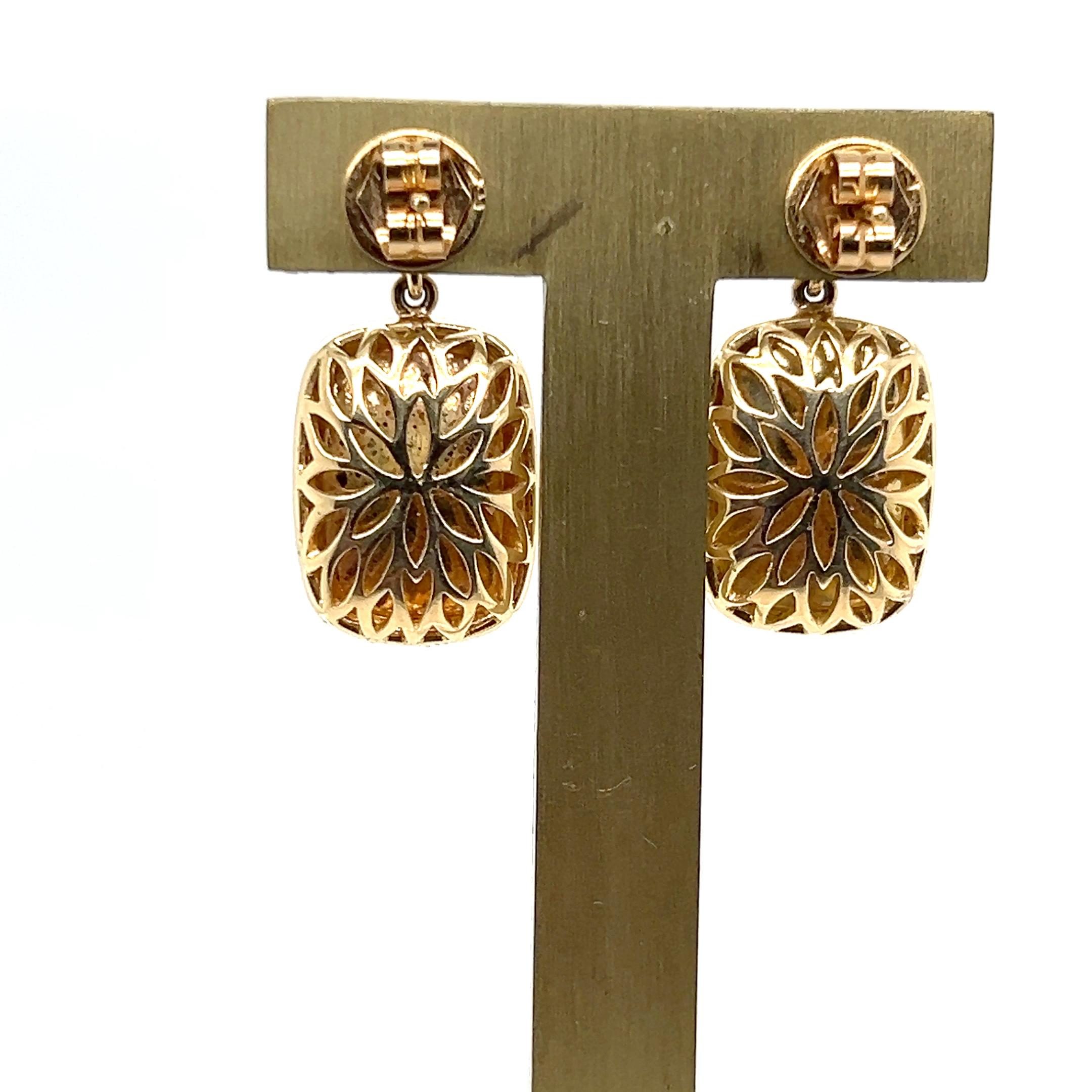 18.88 tcw Cabochon Emeraude & Diamant Boucles d'oreilles pendantes en or jaune 18k Unisexe en vente