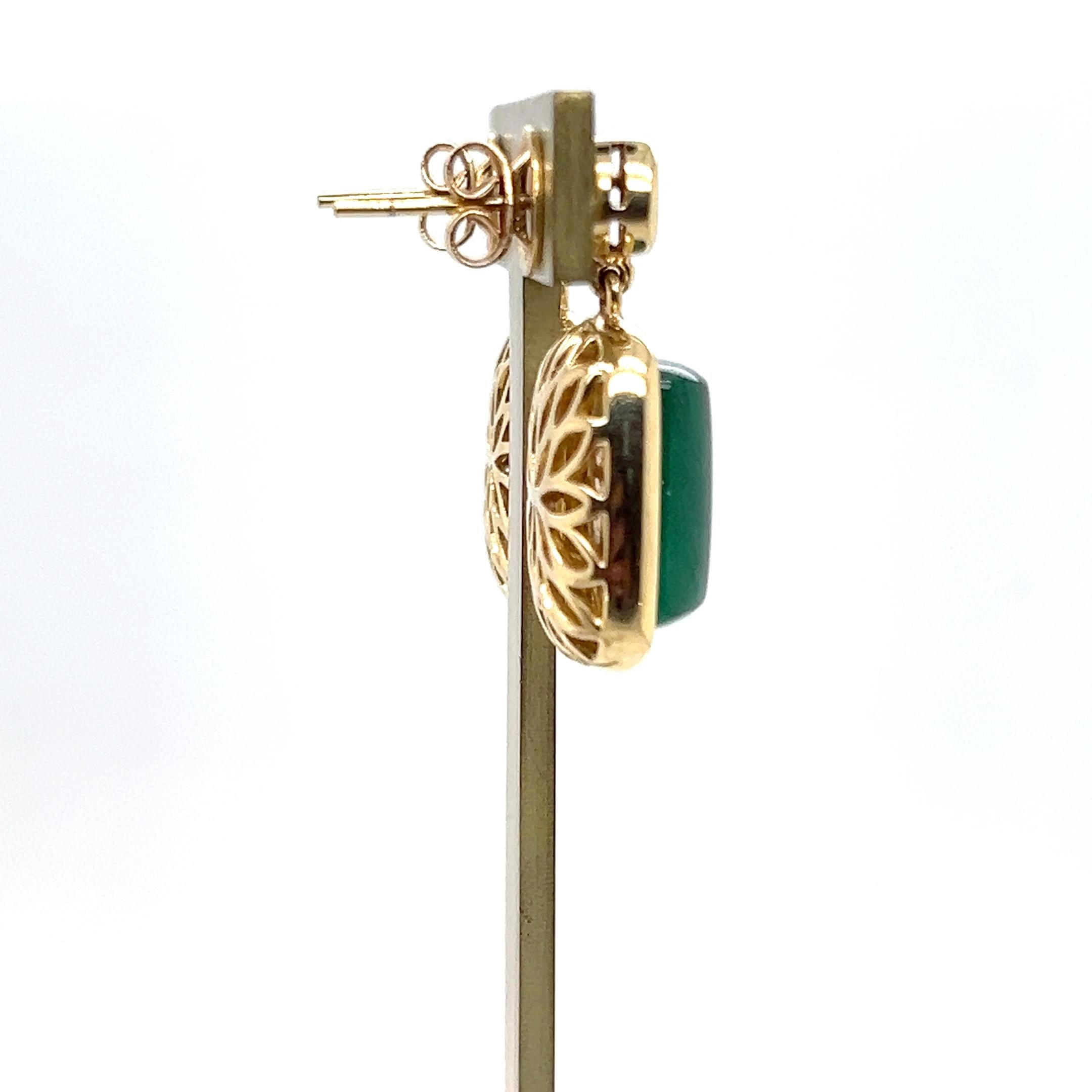 18.88 tcw Cabochon Emeraude & Diamant Boucles d'oreilles pendantes en or jaune 18k en vente 2