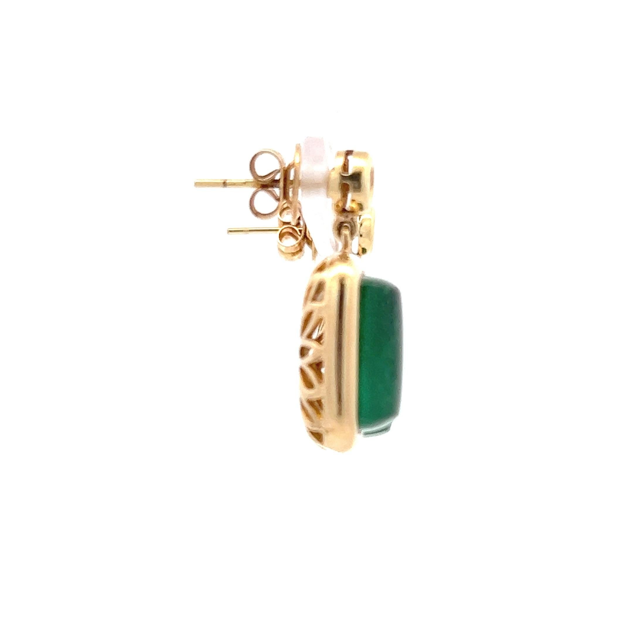 18.88 tcw Cabochon Emeraude & Diamant Boucles d'oreilles pendantes en or jaune 18k en vente 3
