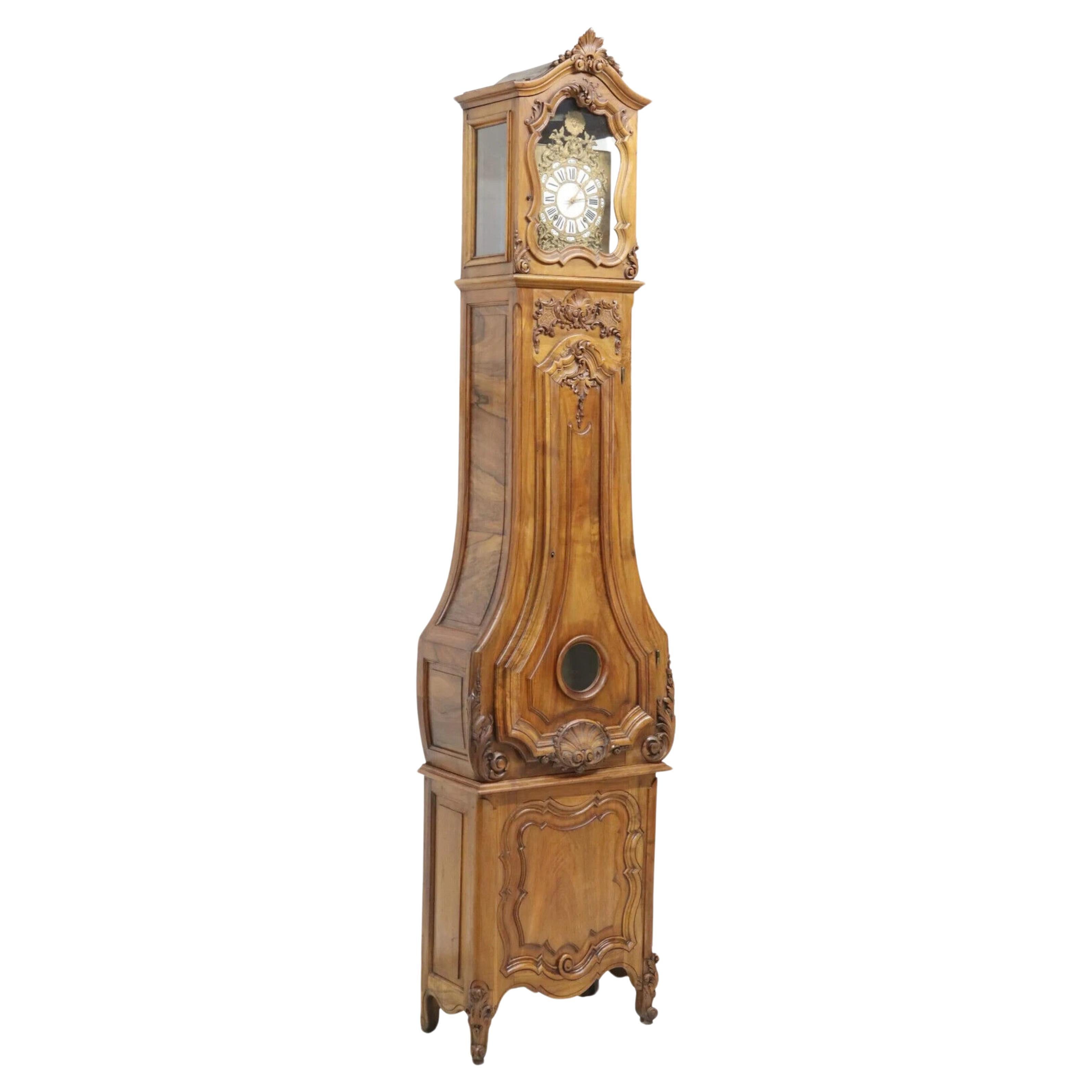 1889 Antiquities  Français, style Louis XV, noyer, feuillage, doré, horloge à long boîtier en vente