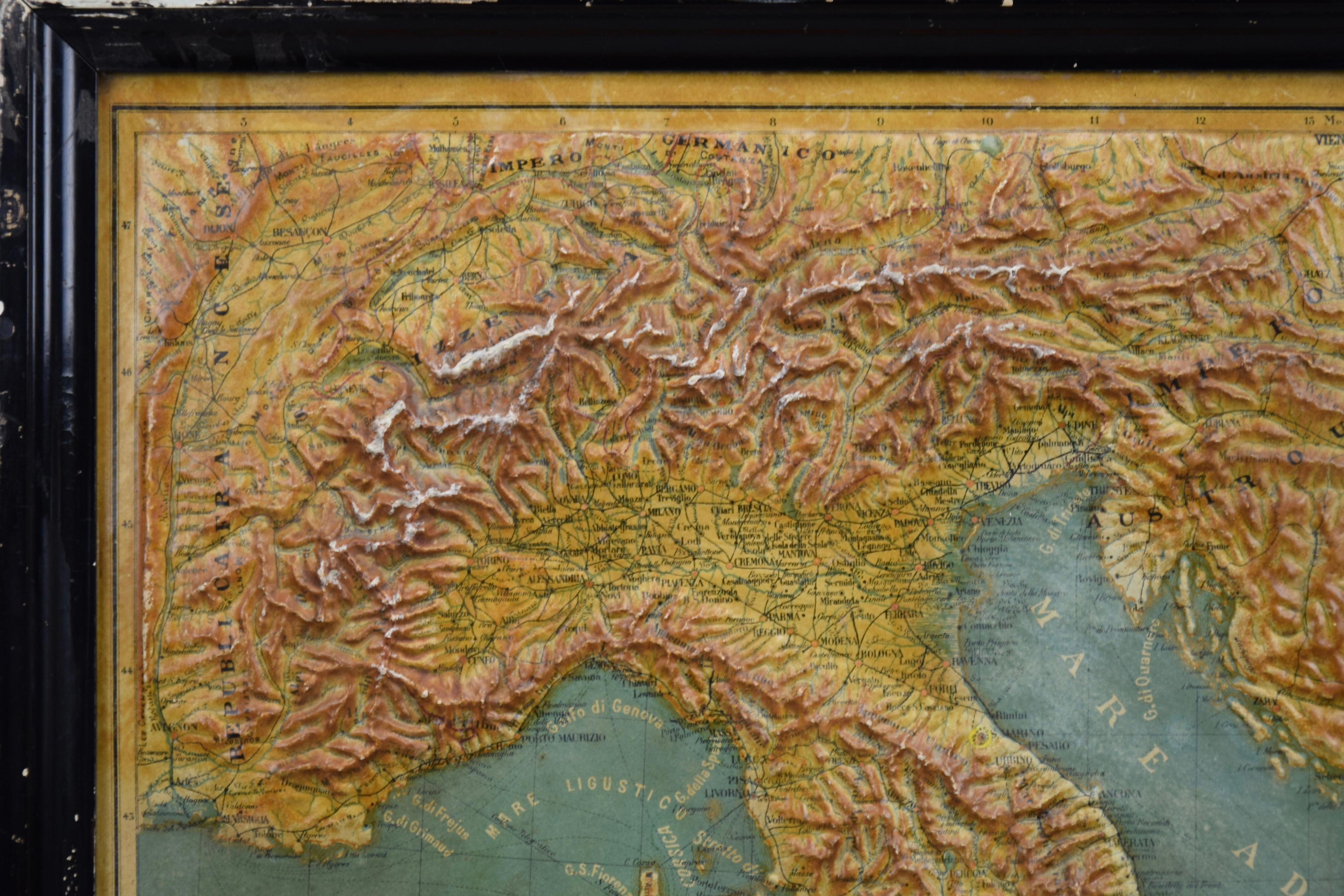 1889 Karte von Italien in 3D-Relief im Angebot 2