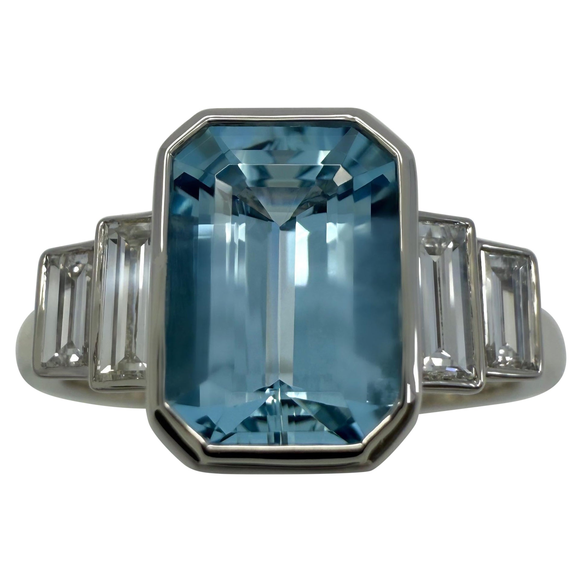 Anillo de platino Art Decó con diamantes y aguamarina azul talla esmeralda de 1,88 ct