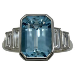 Anillo de platino Art Decó con diamantes y aguamarina azul talla esmeralda de 1,88 ct