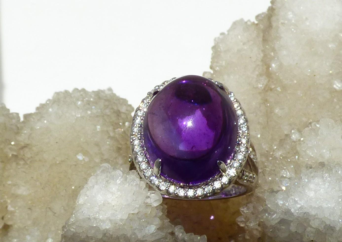 18.8ct Oval Cabochon Amethyst and Diamond Cluster Ring For Sale 3