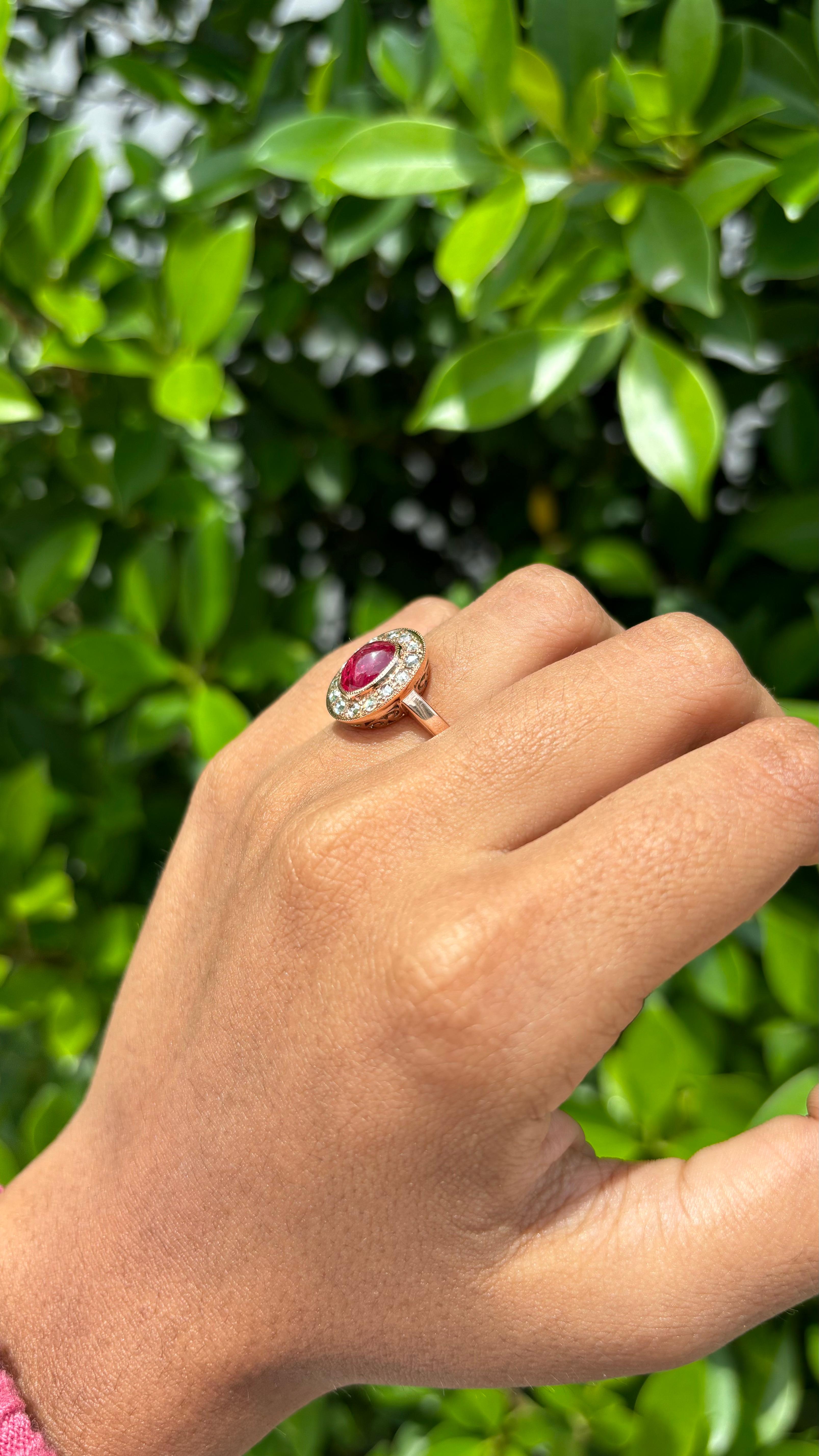 1,88 Karat Rubin Cabochon & Diamanten im Rosenschliff Nietenring aus 18 Karat Roségold im Angebot 2