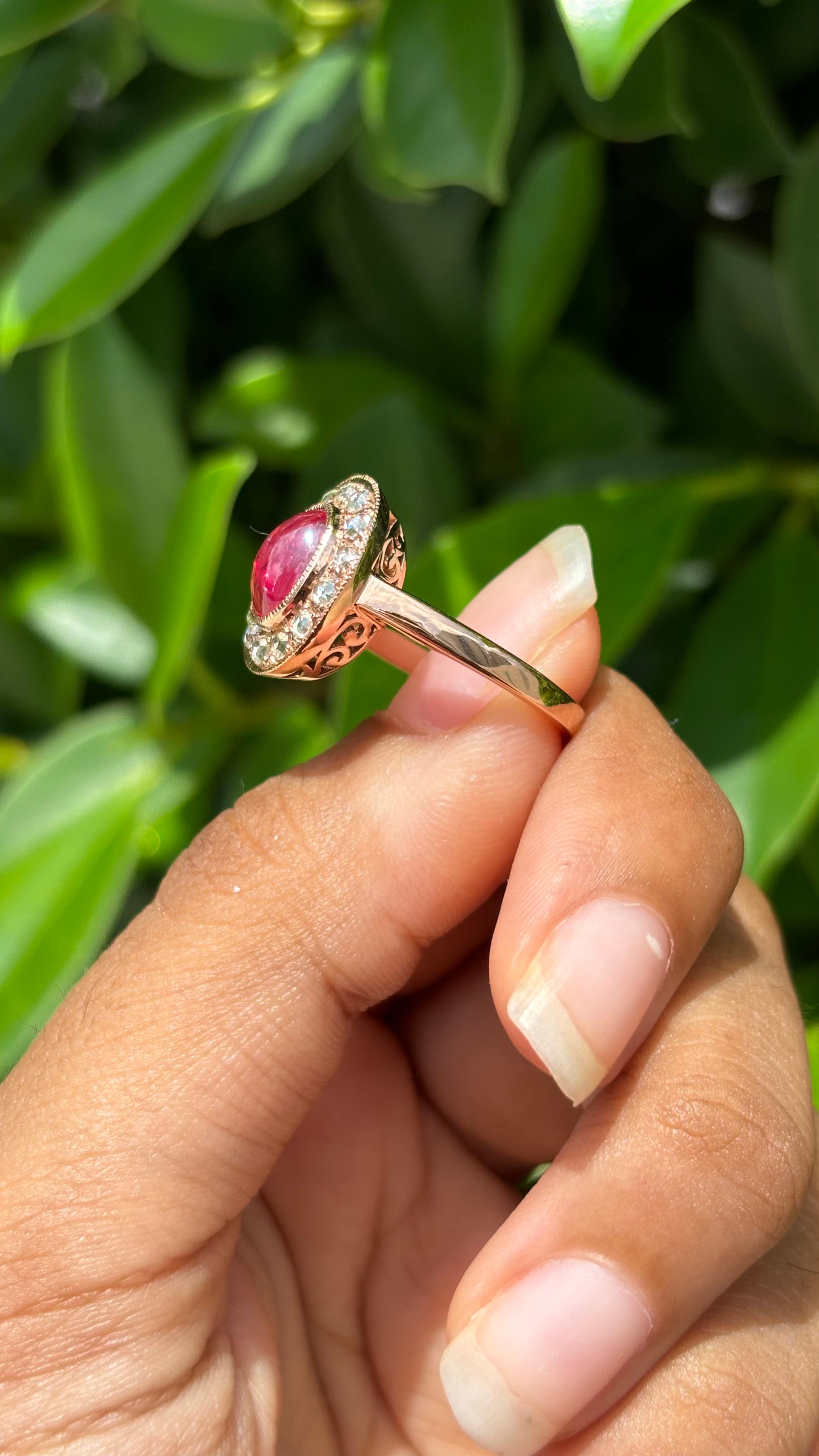 1,88 Karat Rubin Cabochon & Diamanten im Rosenschliff Nietenring aus 18 Karat Roségold (Georgian) im Angebot