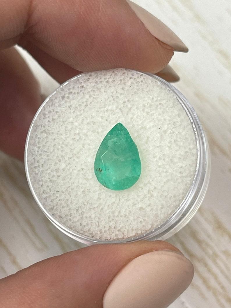 Esmeralda verde colombiana de 1,89 quilates 10,6x7,4 - Lágrima talla pera Birthstone de mayo Corte pera en venta