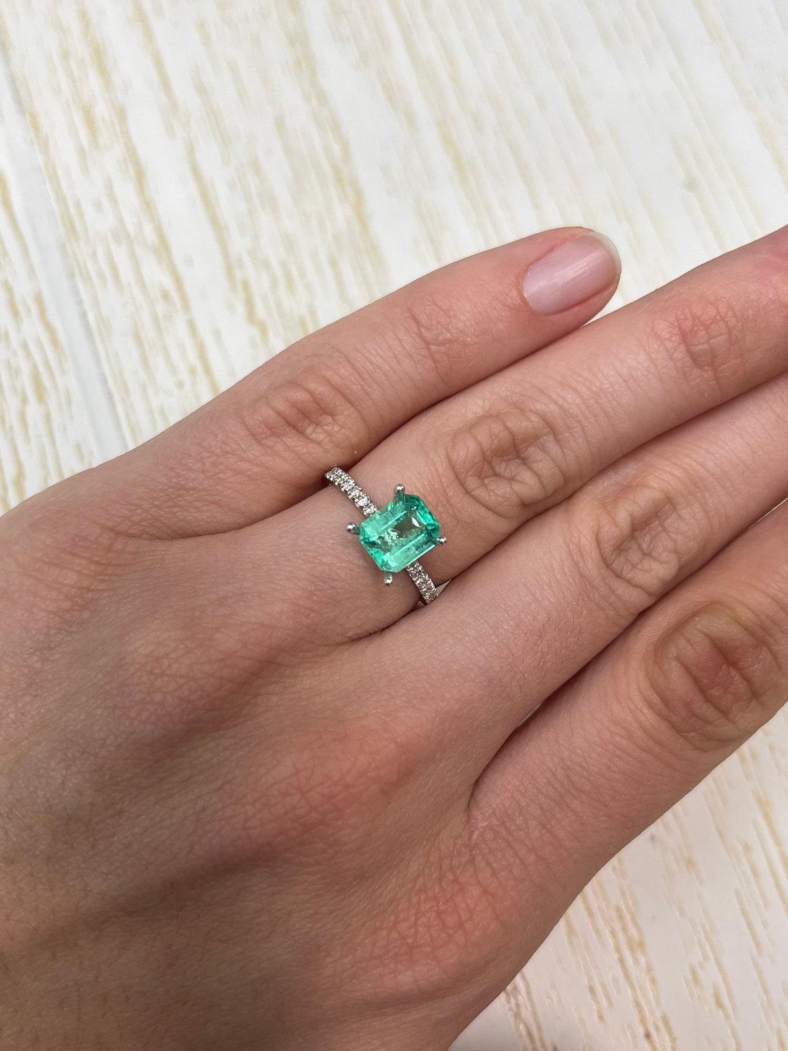 1.89 Carat 8.3x6.8 Medium Green Colombian Emerald - Emerald Cut May Birthstone For Sale 3