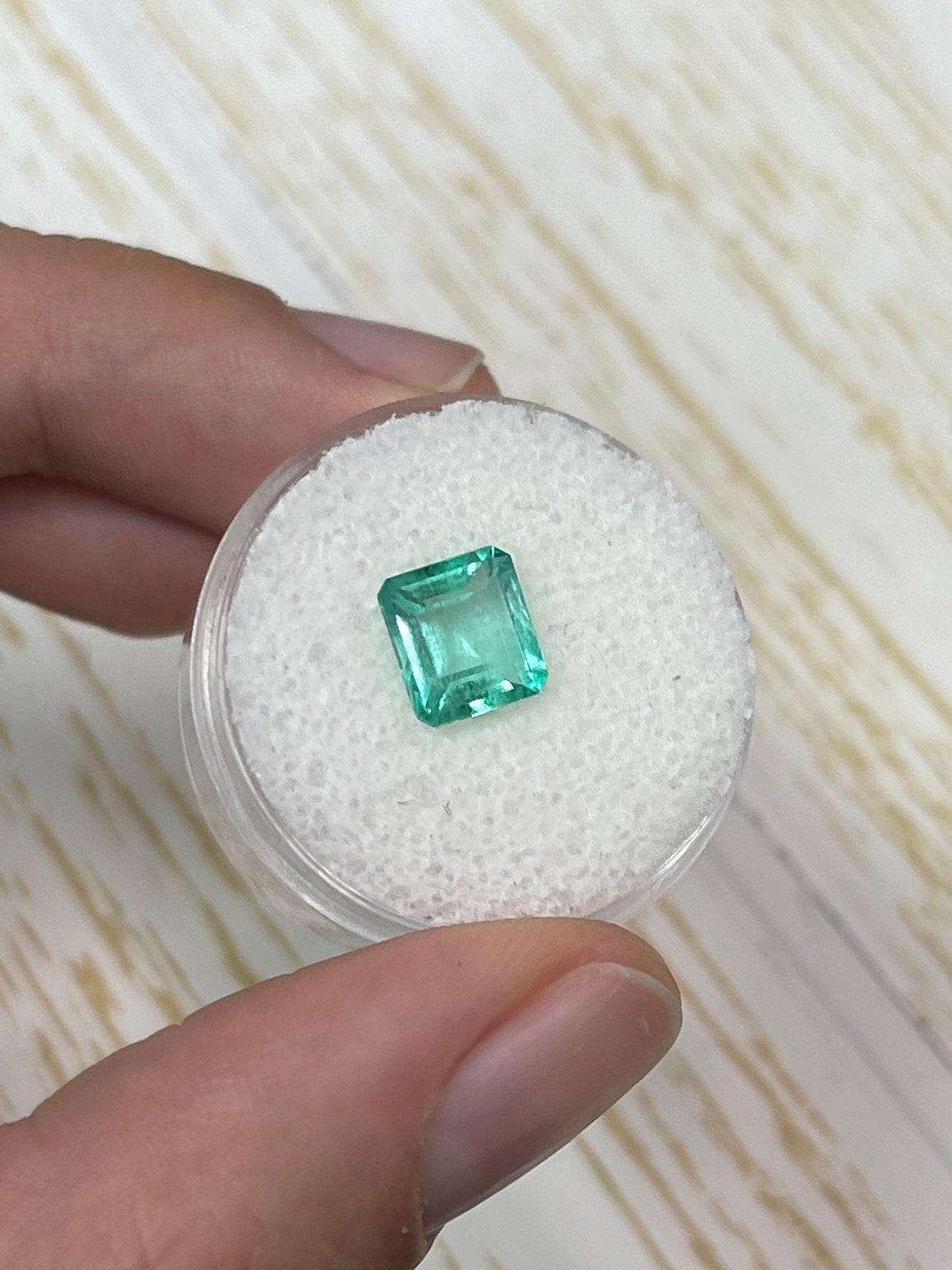 Women's 1.89 Carat 9x7 Pastel Green Colombian Emerald - Chunky Emerald Cut May Birthston For Sale