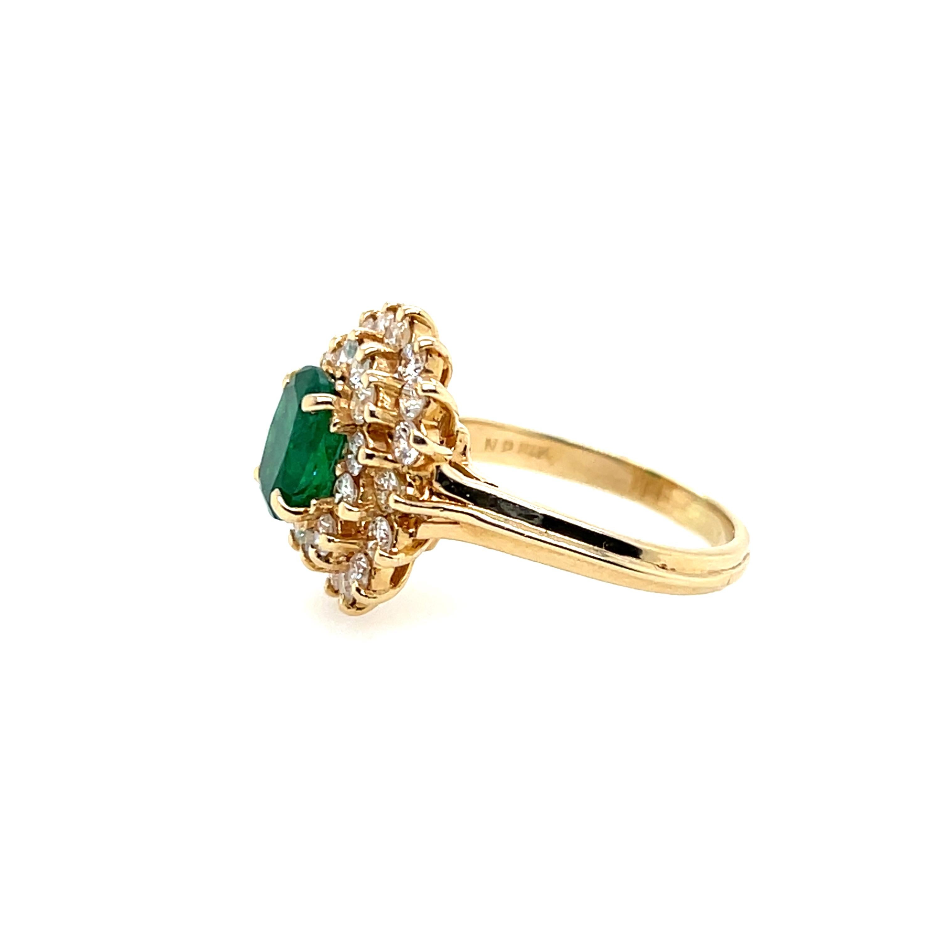 1,89 Karat Smaragd- und Diamant-Cluster-Ring für Damen oder Herren