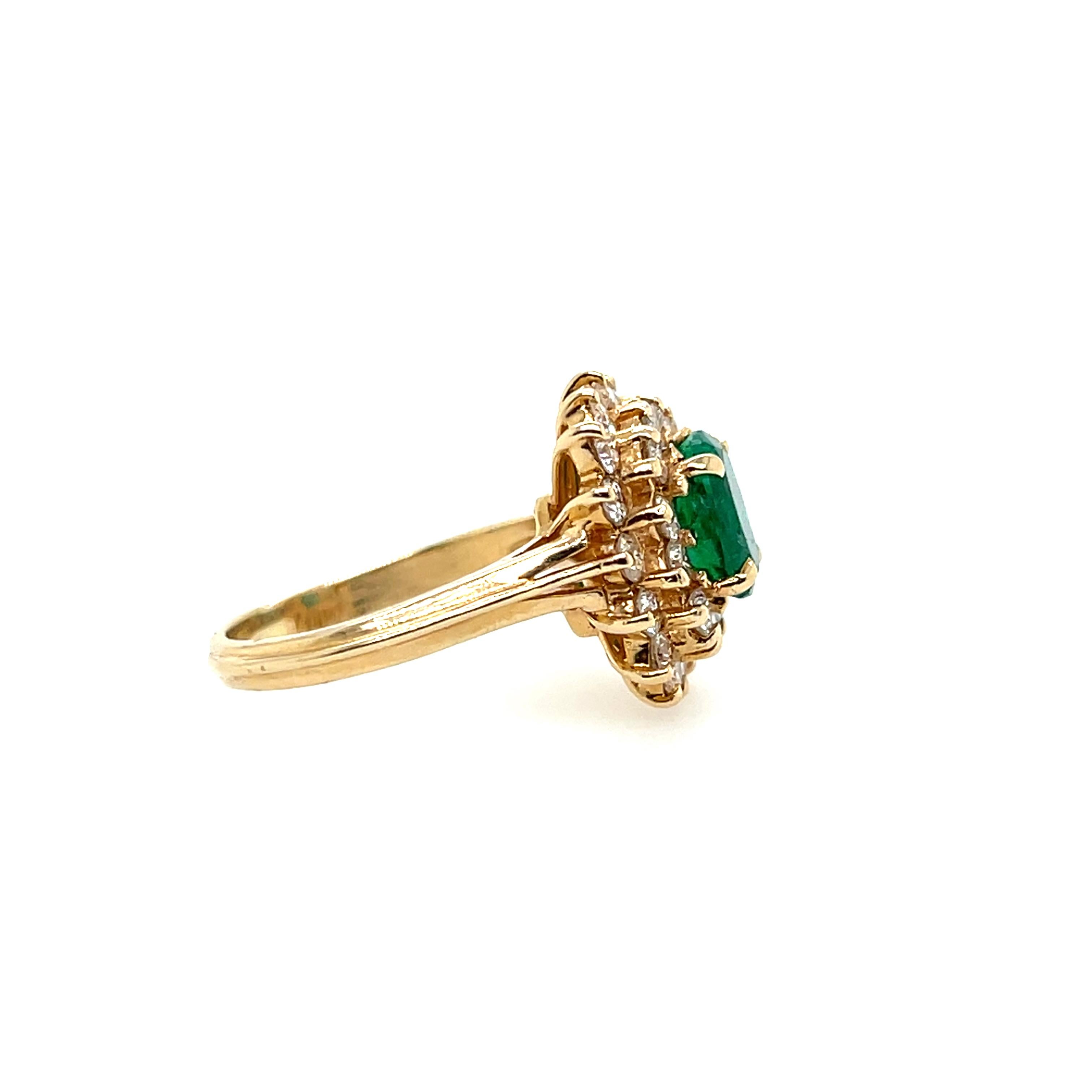 1,89 Karat Smaragd- und Diamant-Cluster-Ring 1