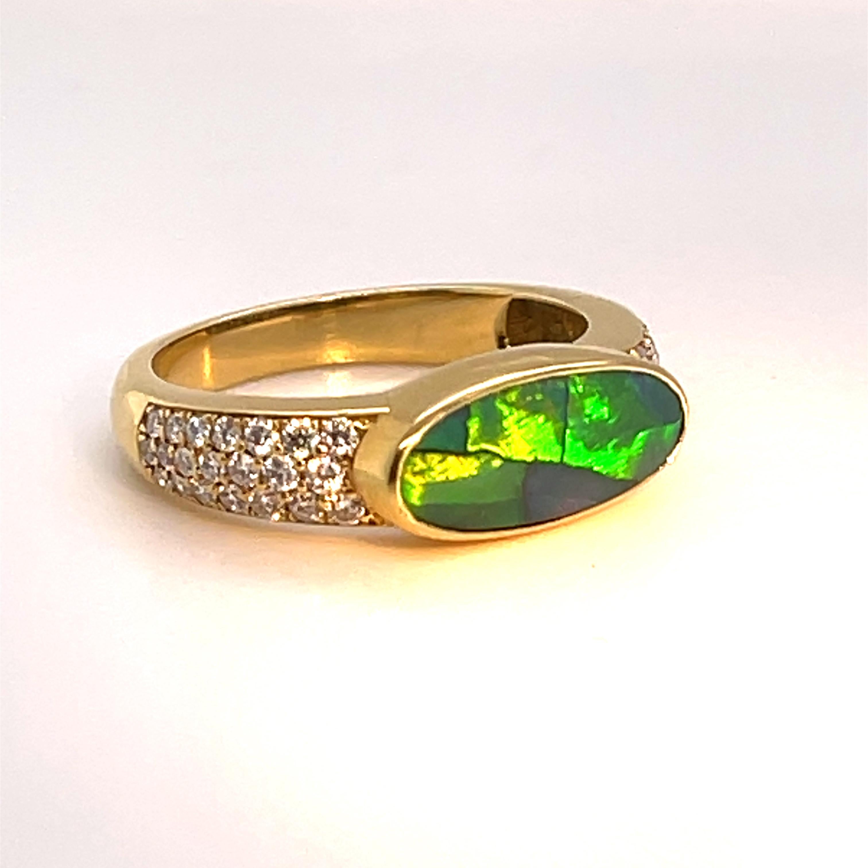 Women's or Men's 1.89 Carat Lightning Ridge Opal Gold Ring with Diamonds