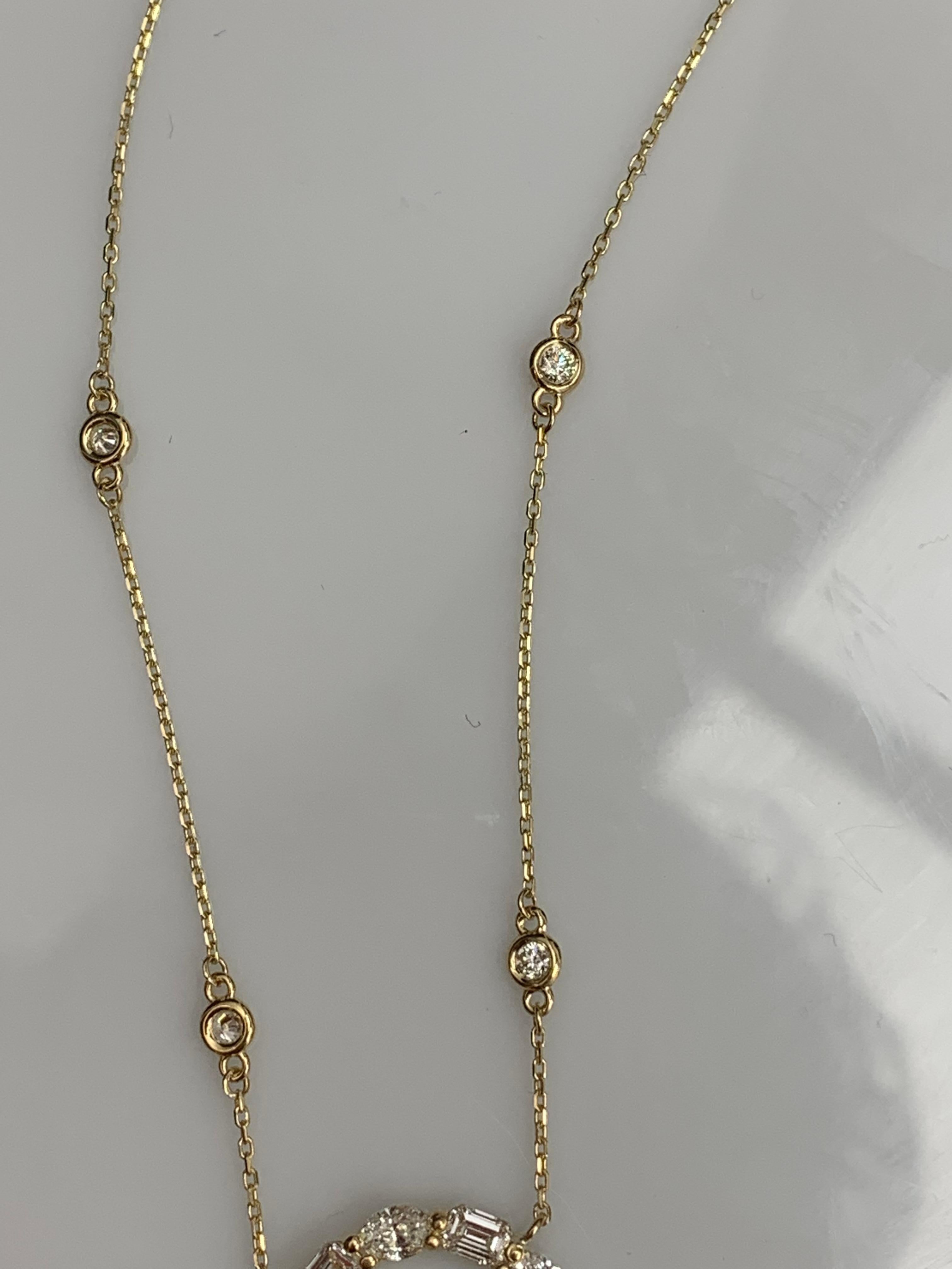 Collier à pendentif cercle en or jaune 14 carats avec diamants de forme mixte de 1,89 carat Pour femmes en vente