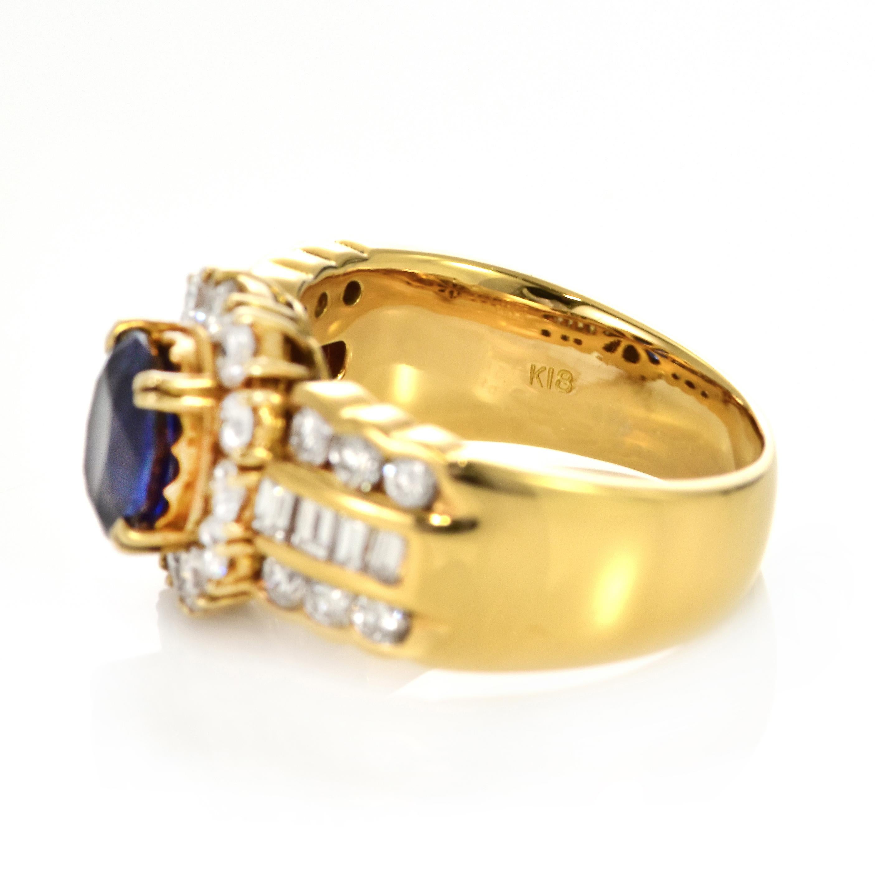 1.89 Carat Natural Royal Blue Sapphire & Diamond Ring Made in 18 Karat Gold In Excellent Condition For Sale In Tokyo, JP