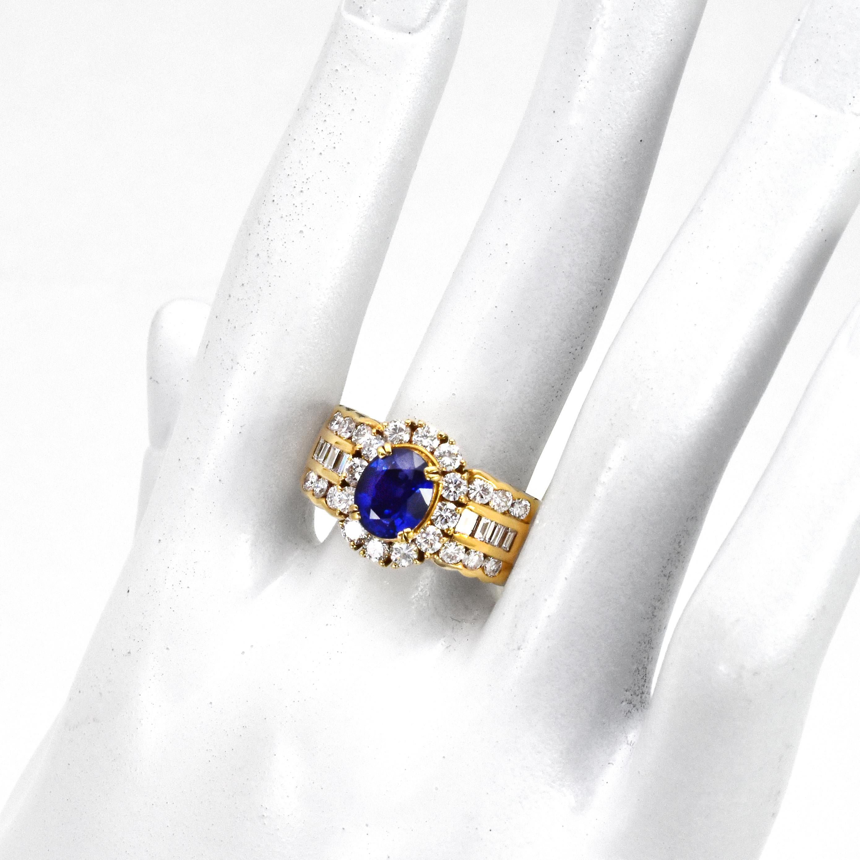 1.89 Carat Natural Royal Blue Sapphire & Diamond Ring Made in 18 Karat Gold For Sale 2