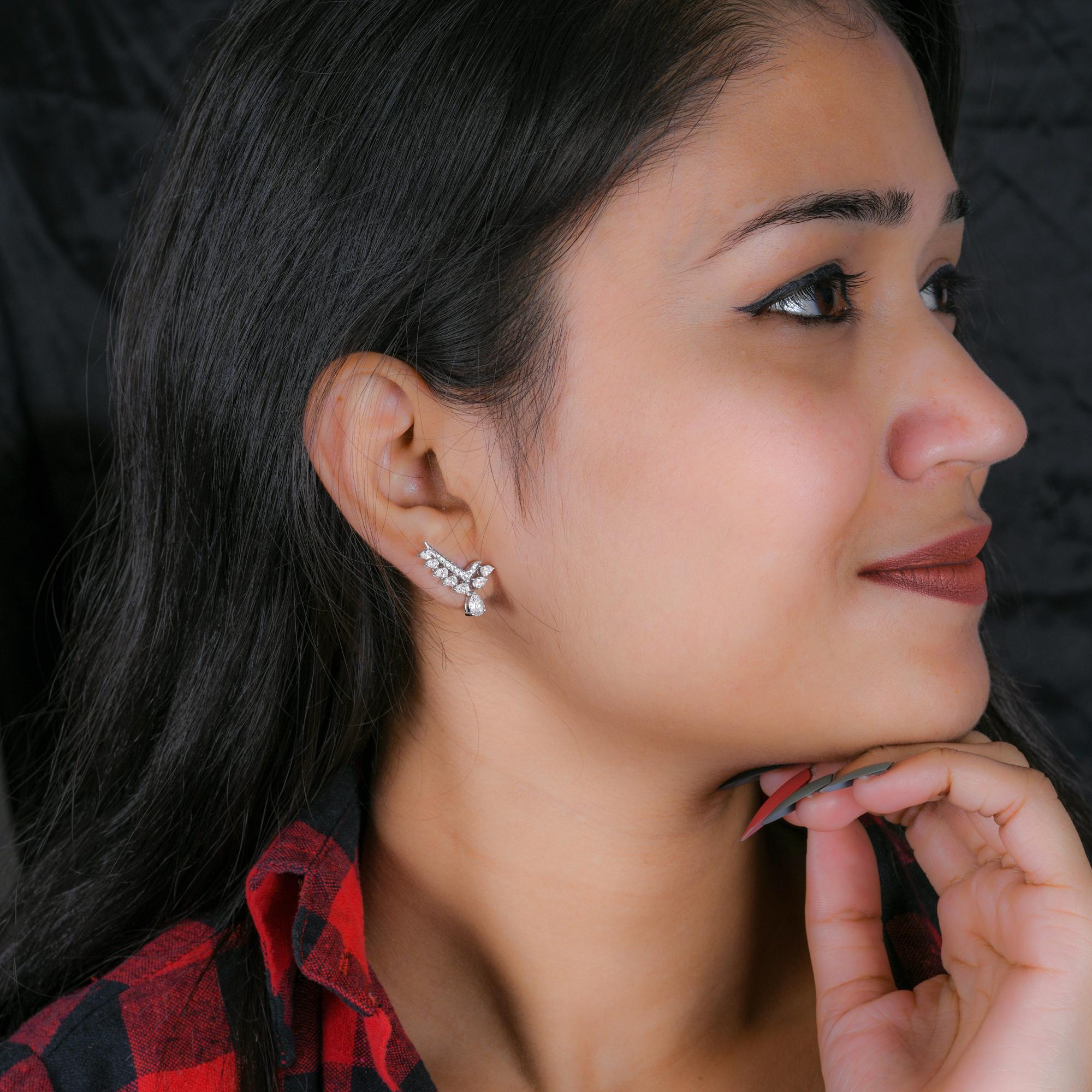 Fundidos en oro de 14 quilates, estos exquisitos pendientes están engastados con 1,89 quilates de brillantes diamantes.

SIGUE LA TIENDA DE SPECTRUM JEWELS para ver la última colección y piezas exclusivas. Spectrum Jewels se enorgullece de ser uno
