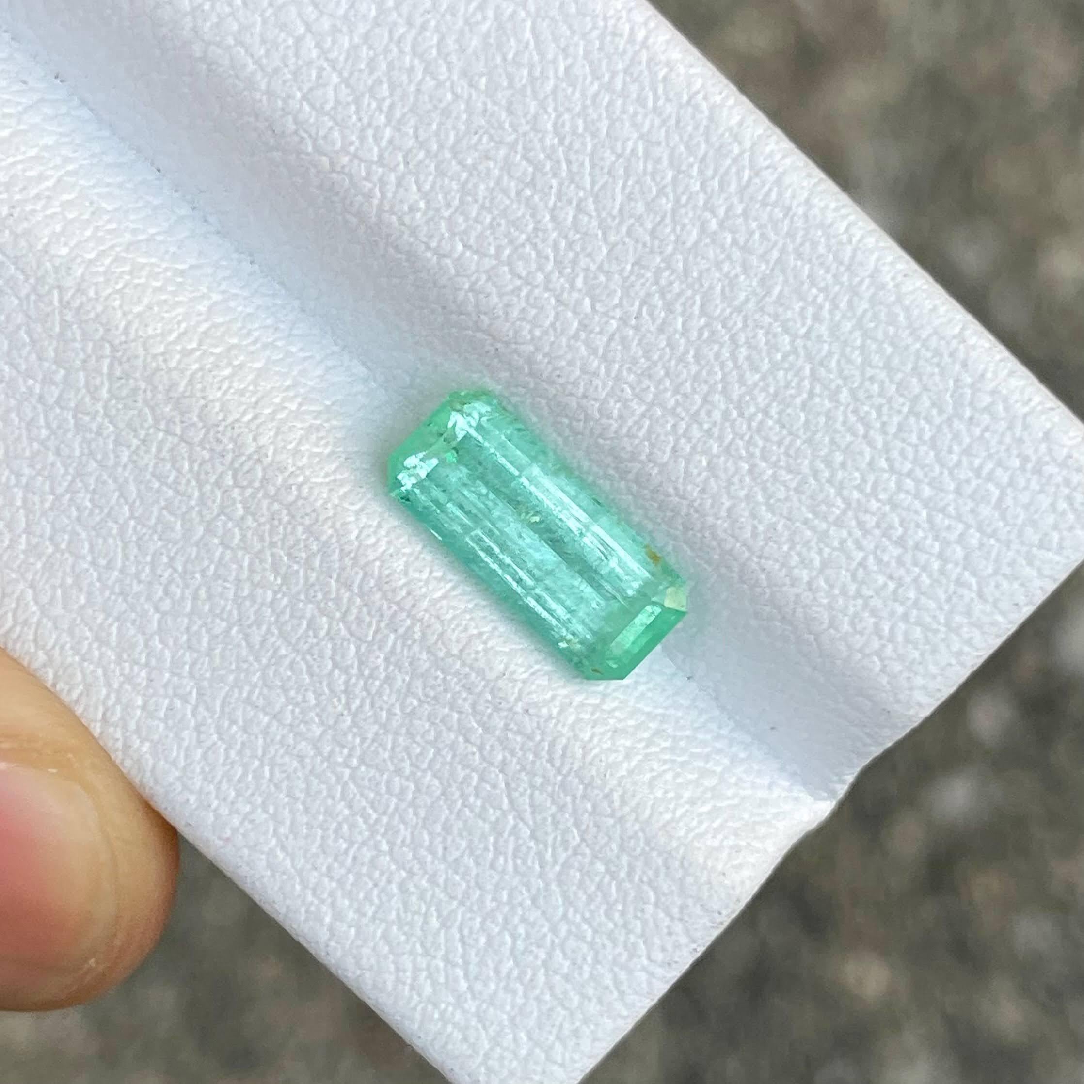 1.89 Karat Smaragdstein Smaragdschliff Natürlicher Edelstein aus Afghanistan im Angebot 1