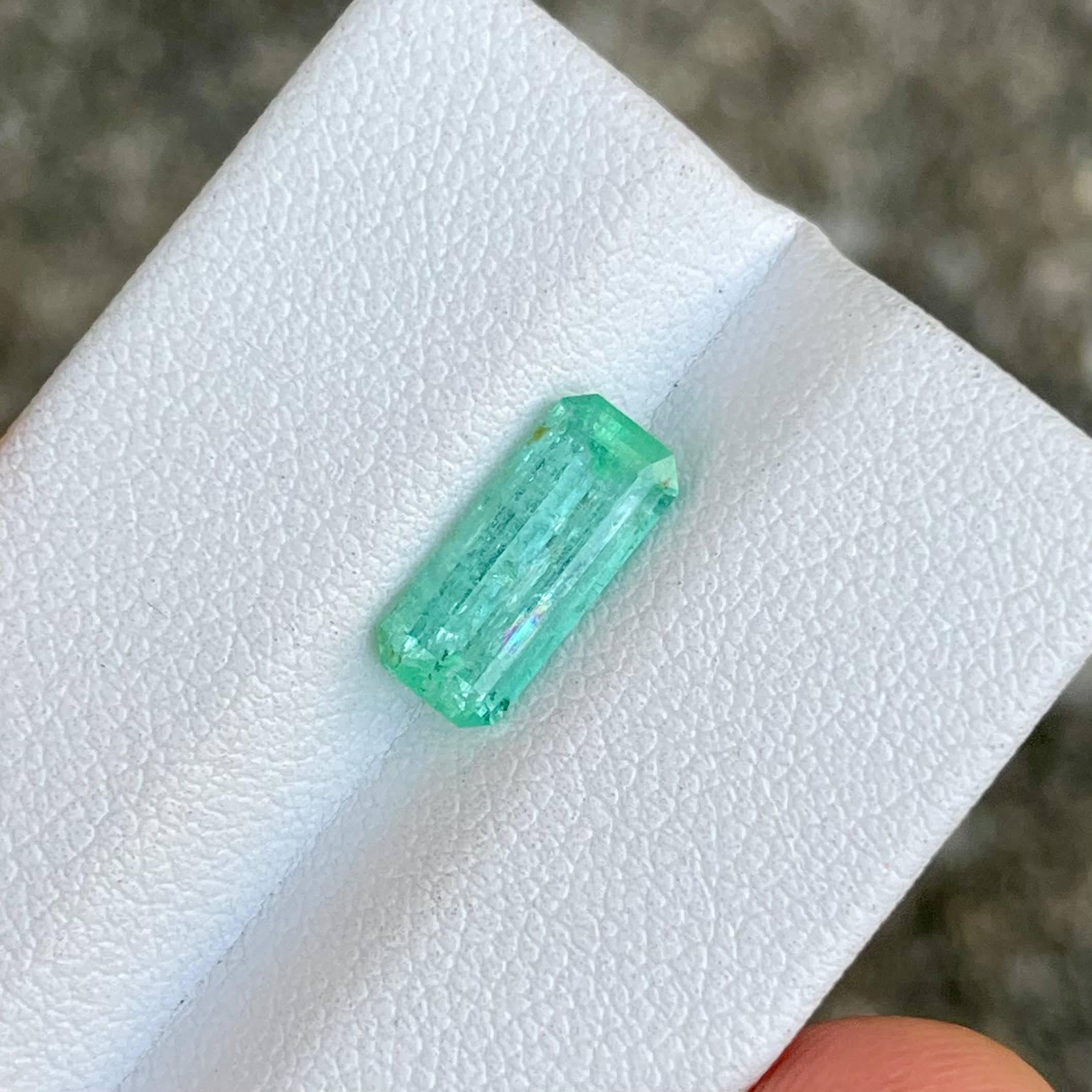 1.89 Karat Smaragdstein Smaragdschliff Natürlicher Edelstein aus Afghanistan im Angebot 2