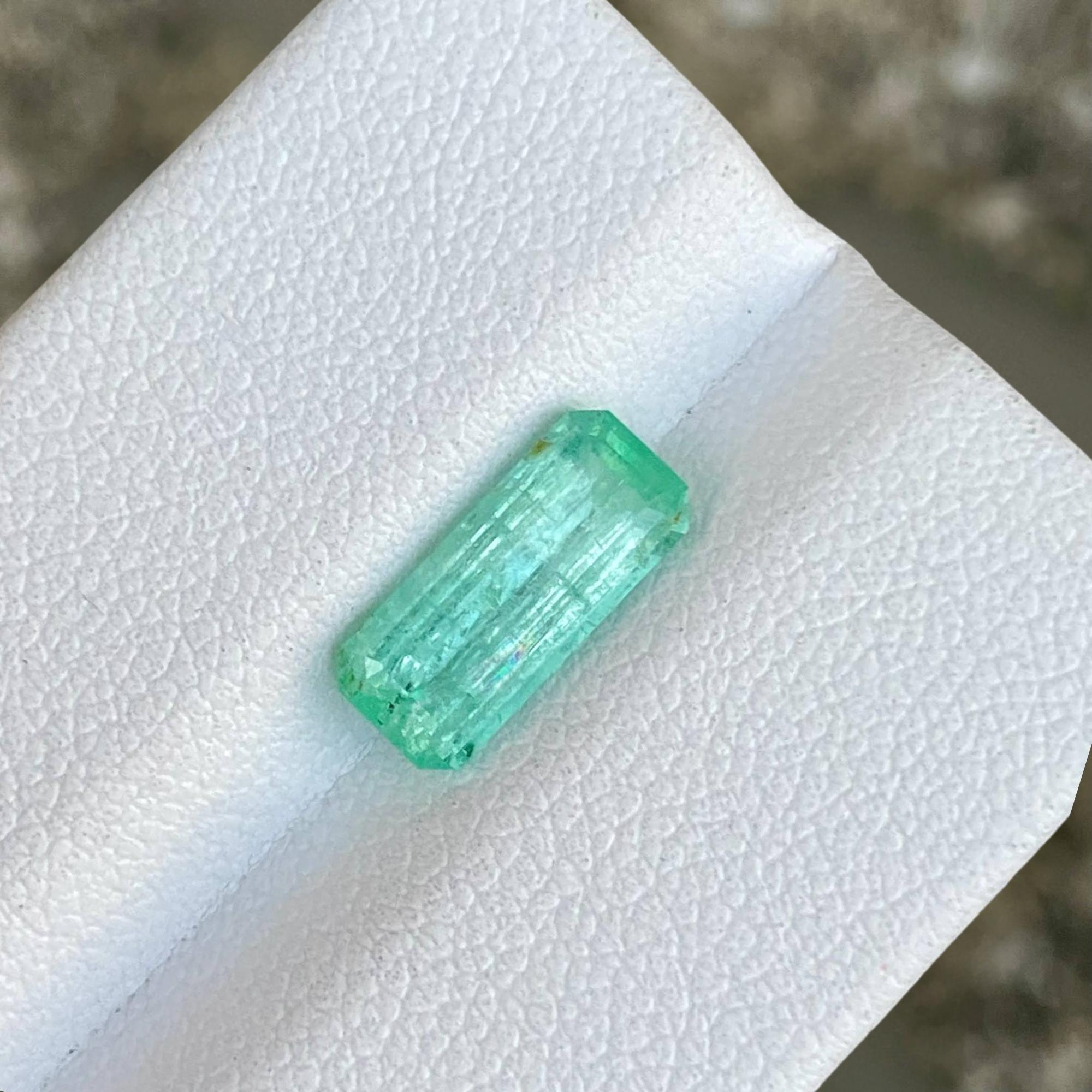 1.89 Karat Smaragdstein Smaragdschliff Natürlicher Edelstein aus Afghanistan im Angebot 3