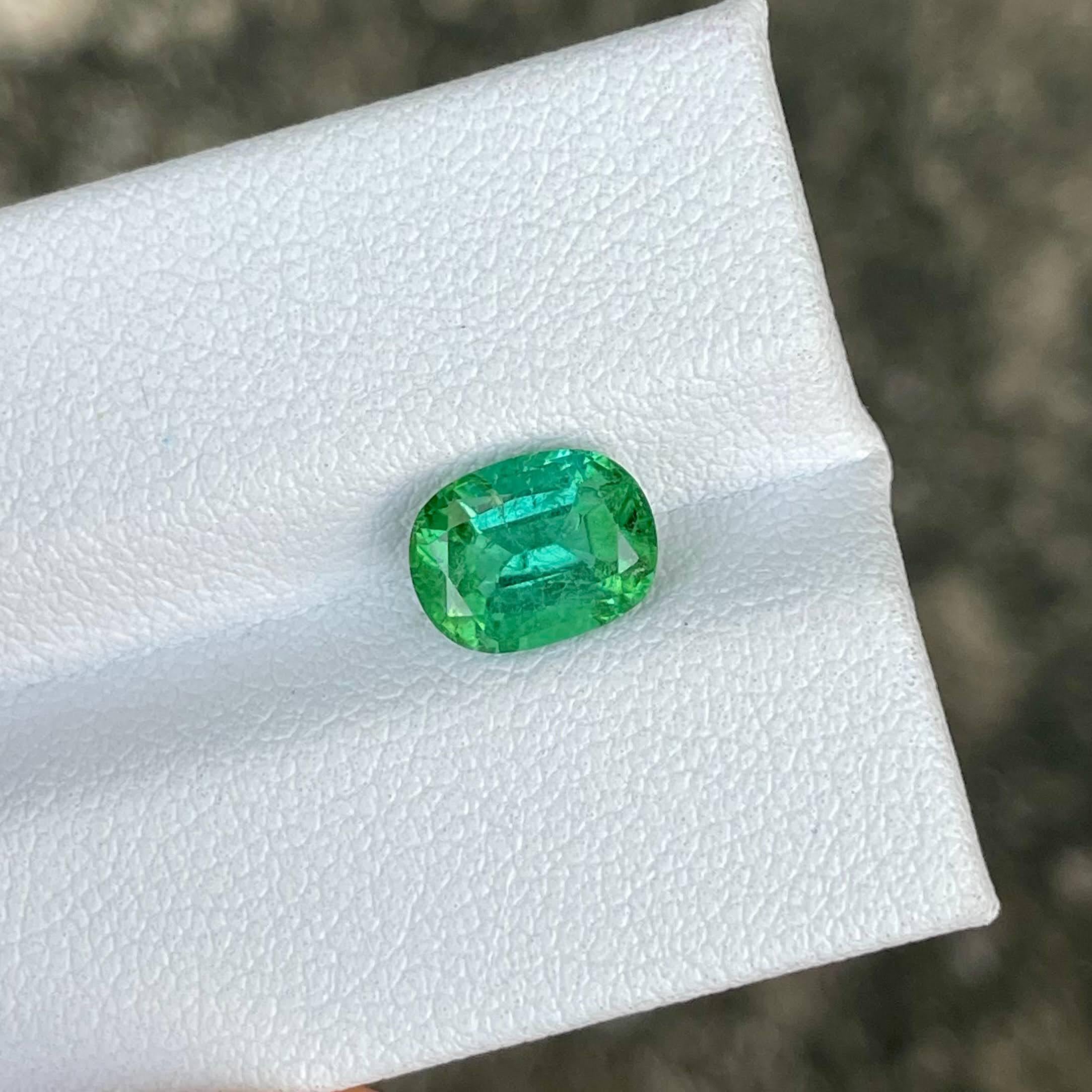 1.89 quilates Piedra turmalina verde menta talla cojín Piedra preciosa afgana Moderno en venta