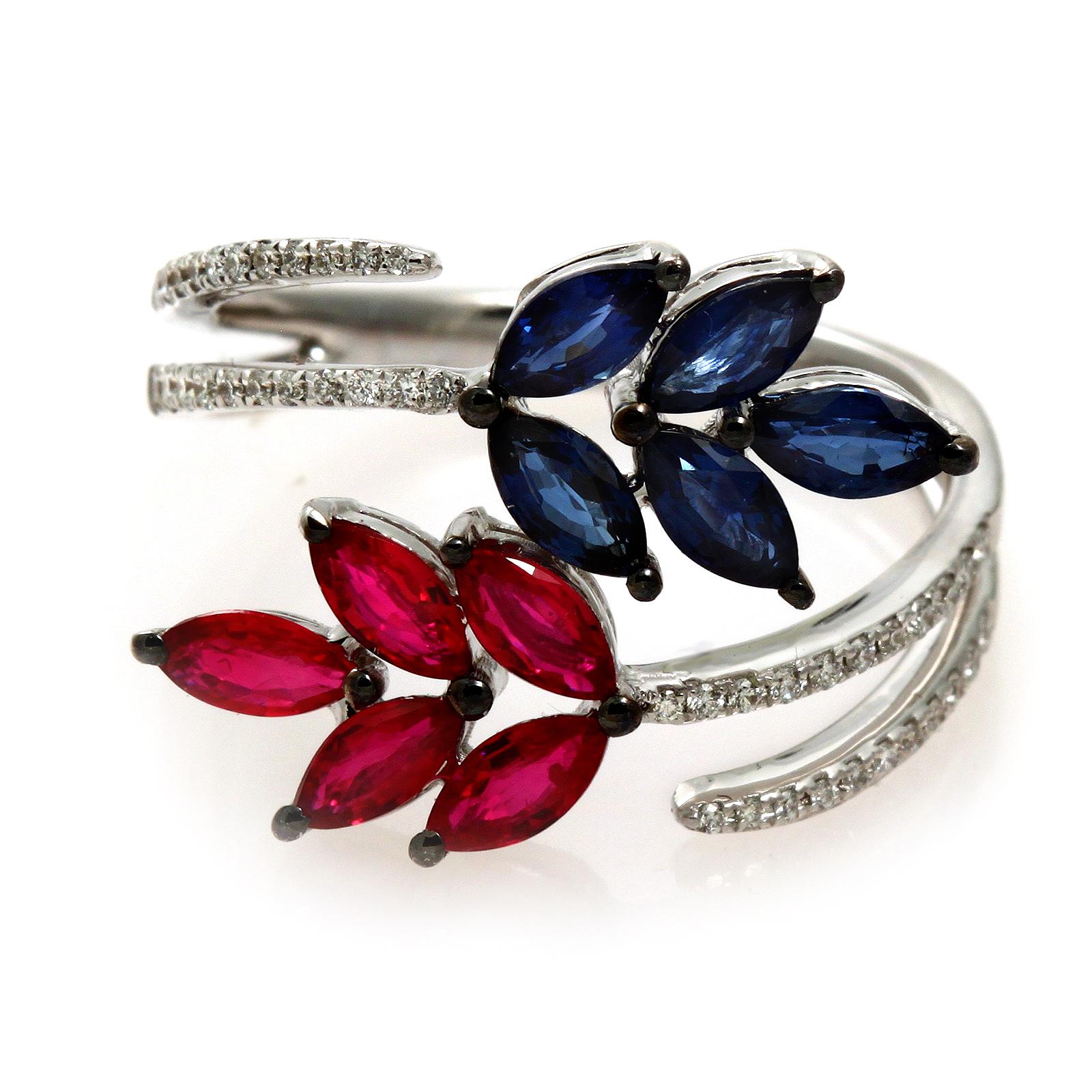 1,89 Karat Saphir und Rubin 0,25 Karat Diamanten in 18 Karat Blattgold Cluster-Ring mit Diamanten (Rundschliff) im Angebot