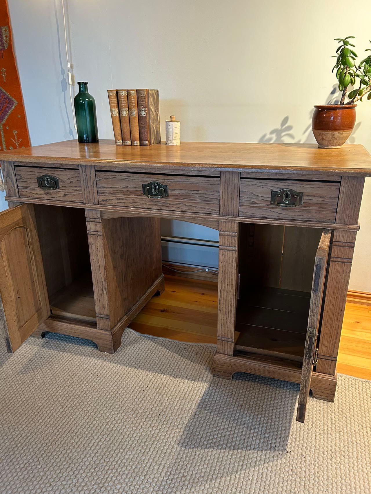 1890-1910 Oak Writing Table, Late-Art Nouveau, Norway / Denmark For Sale 2
