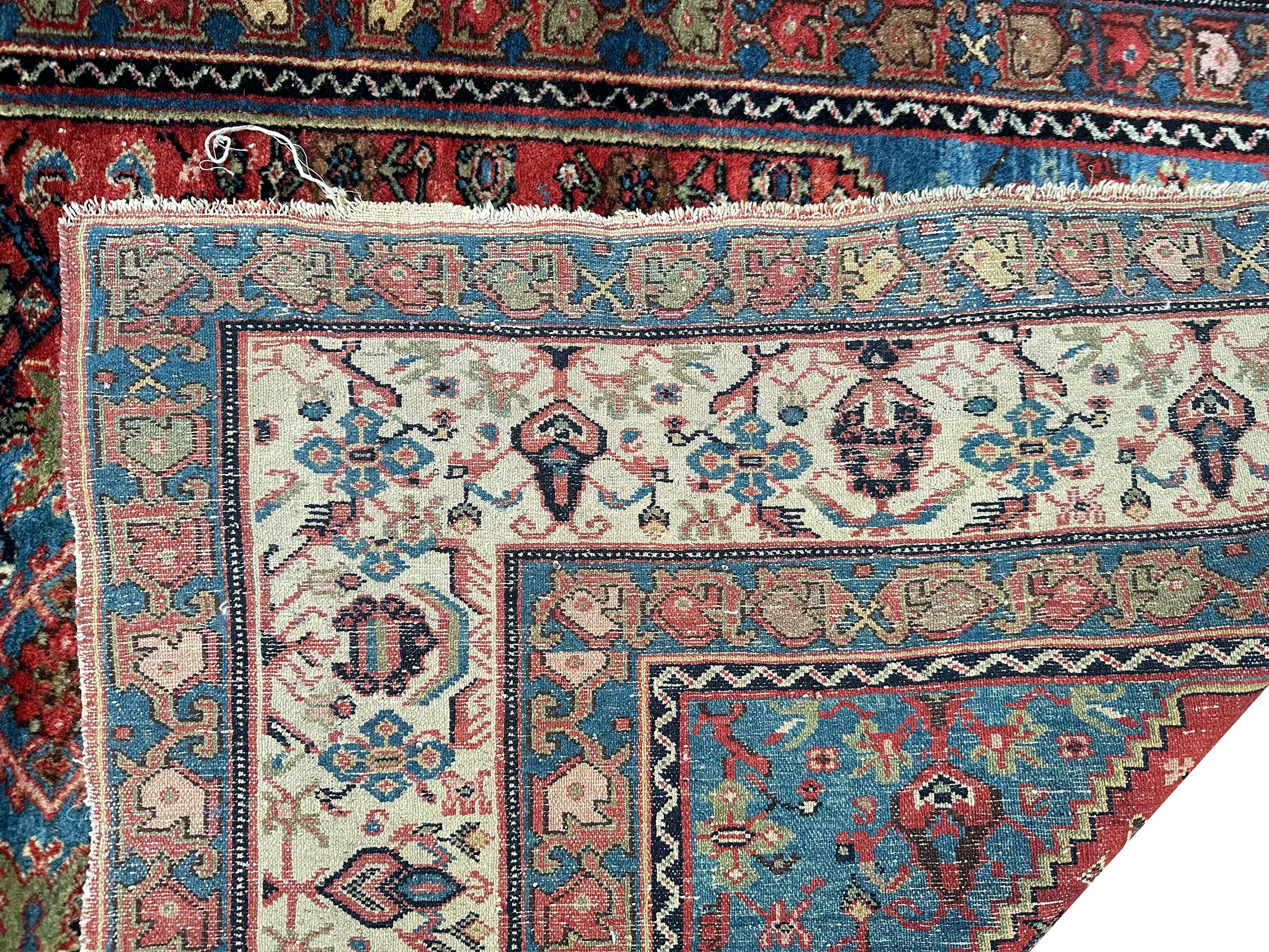1890 Antique Traditional Oriental Rug Exceptionally fine Rug 5x6 153cm x 191cm For Sale 4