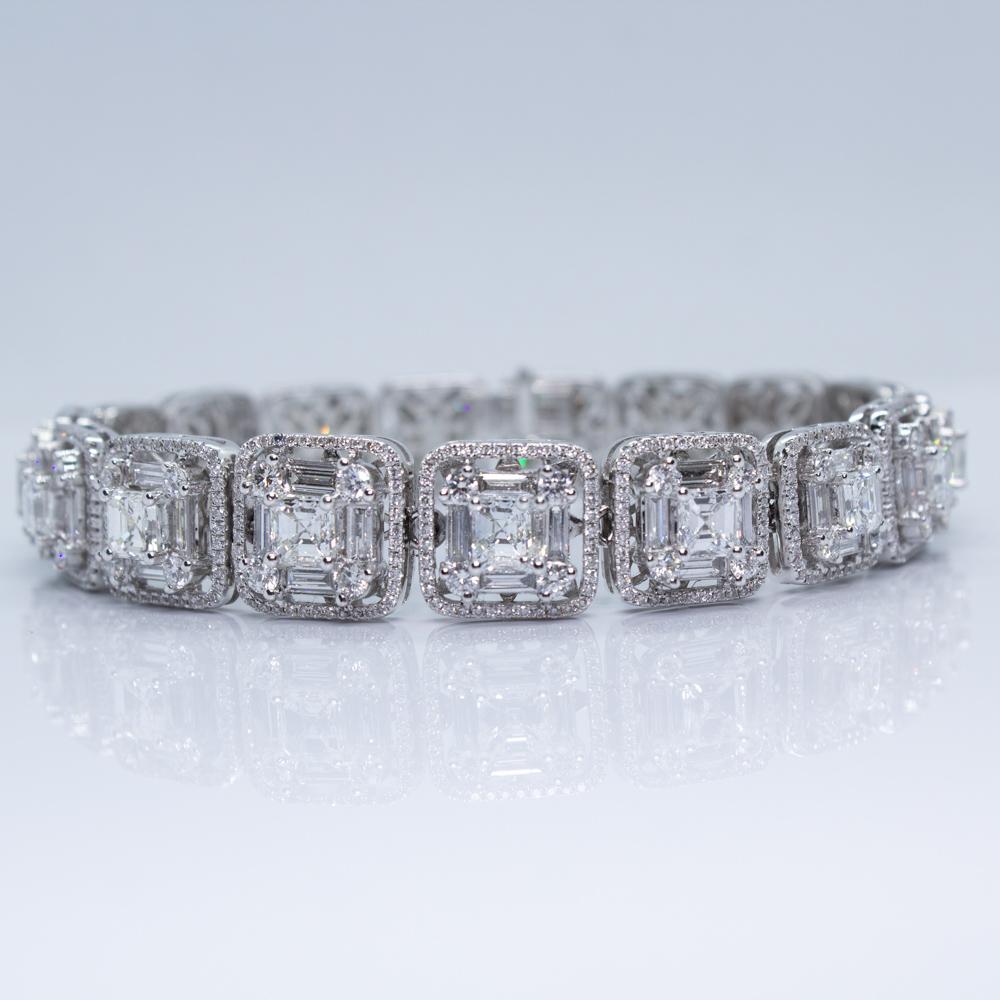18.90 Carat White Diamond Emerald Cut and Diamond Baguette Bracelet 2