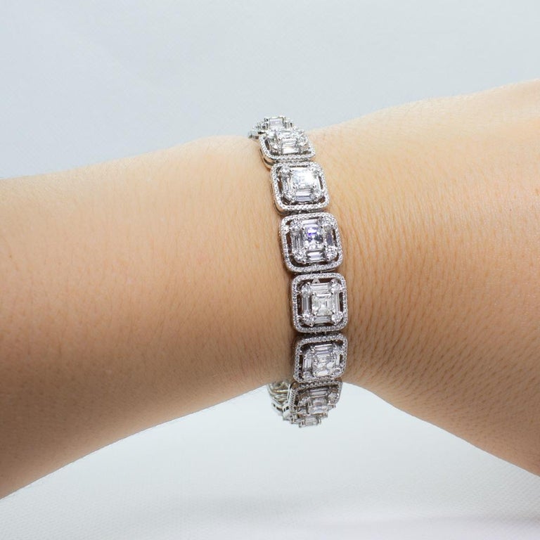 18.90 Carat White Diamond Emerald Cut and Diamond Baguette Bracelet For ...