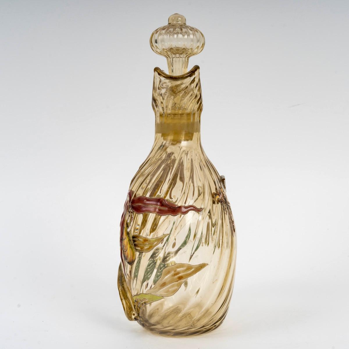 Francese 1890 Emile Gallé Cristallerie Vaso di vetro giallo smaltato Fiori Farfalla in vendita
