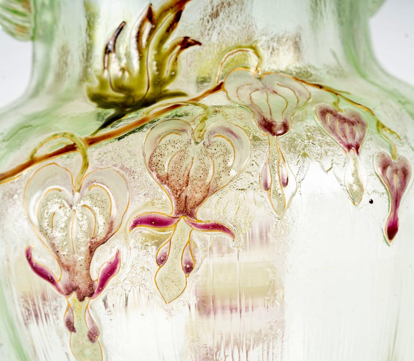 1890 Emile Gallé - Vase Cristallerie Handles Light Green Glass Enameled Flowers In Good Condition In Boulogne Billancourt, FR