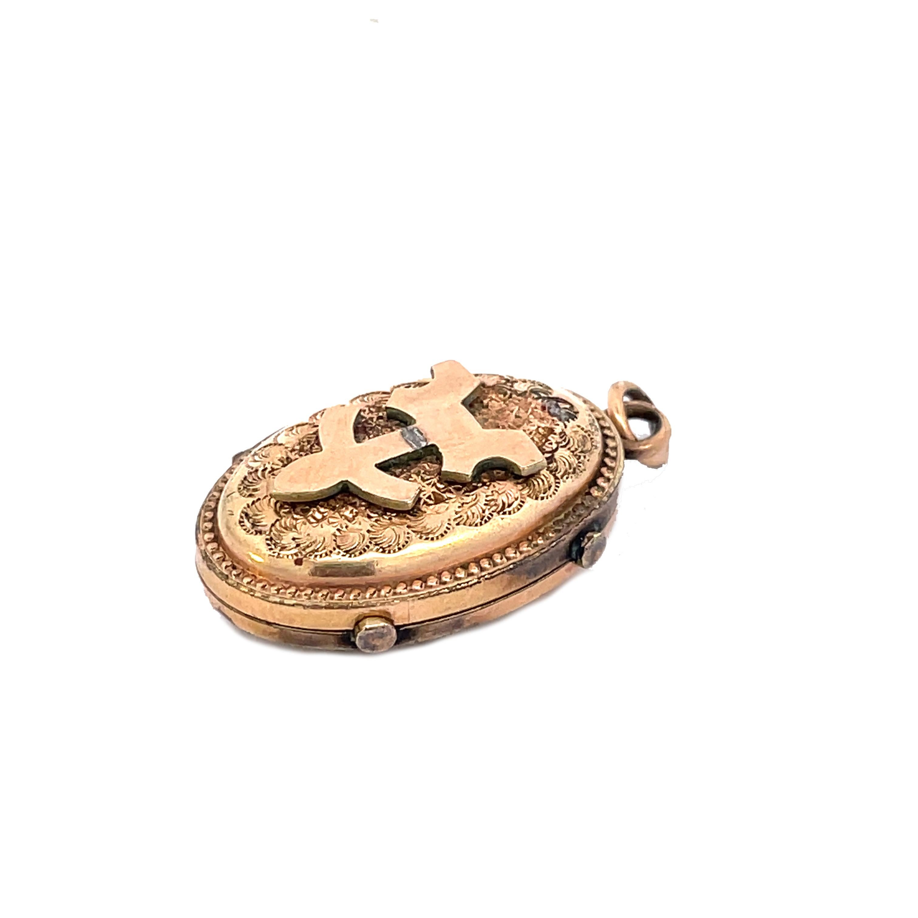 1890 Etruskisches Gold Medaillon mit Gravur im Zustand „Gut“ im Angebot in Lexington, KY