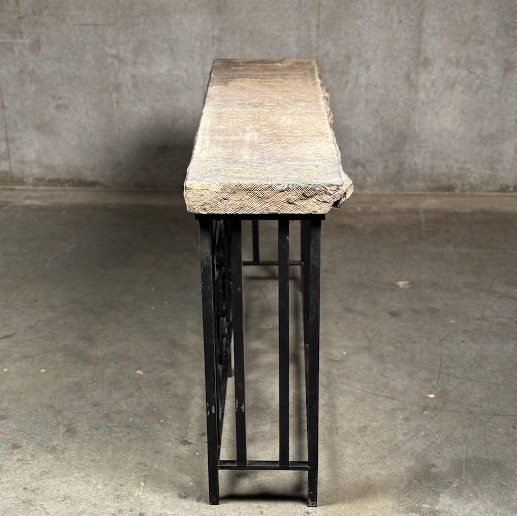 Moulage Table console en fer et calcaire de 1890 en vente