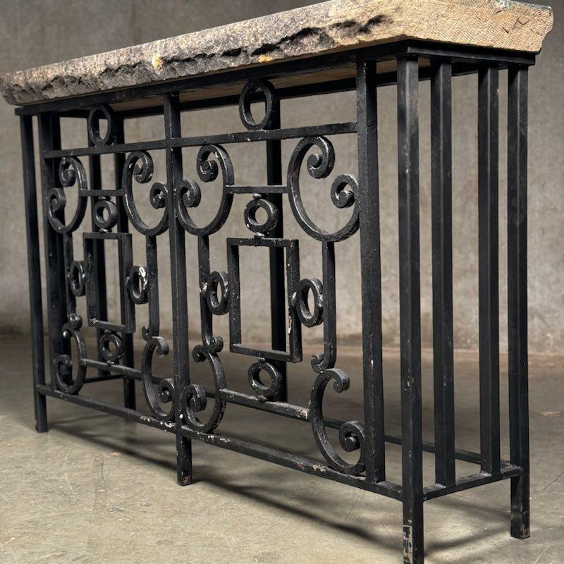 Table console en fer et calcaire de 1890 Bon état - En vente à Surrey, BC