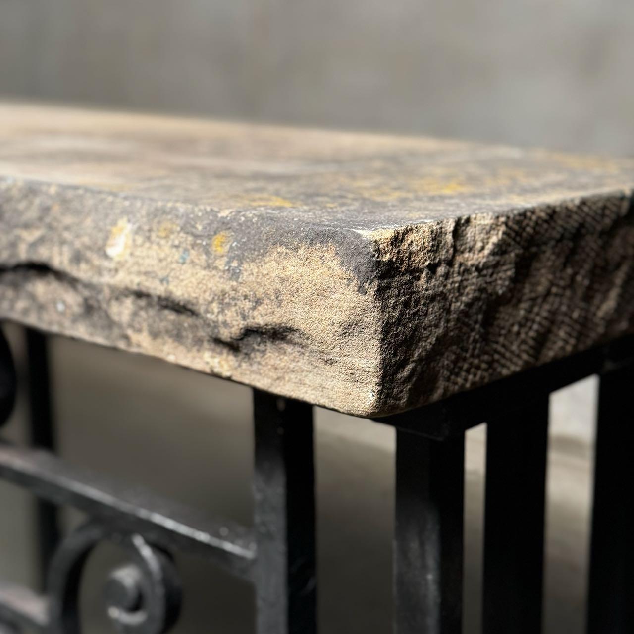 Fin du XIXe siècle Table console en fer et calcaire de 1890 en vente