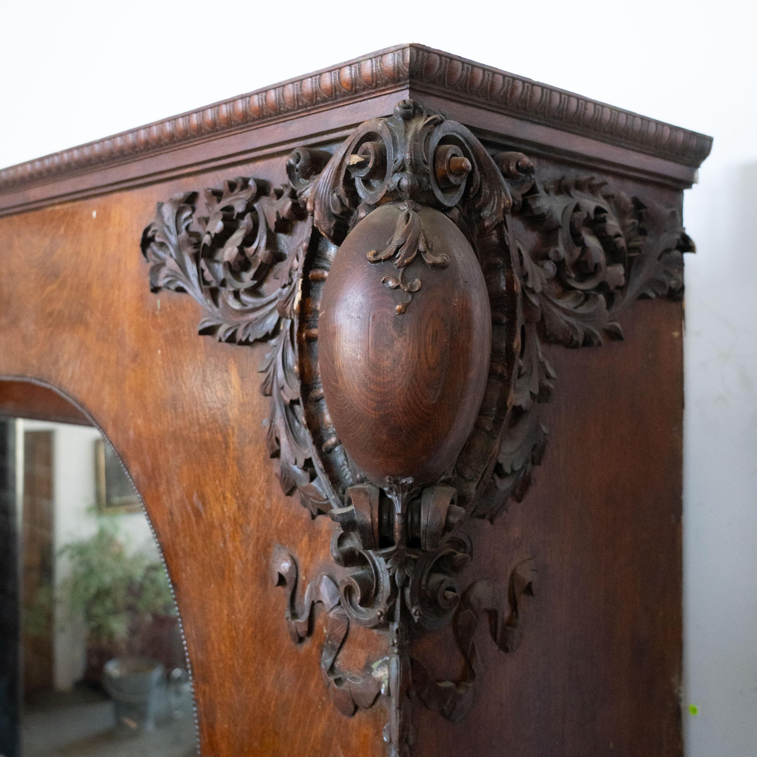 1890 oak back bar by Charles Passow and Sons Chicago For Sale 4