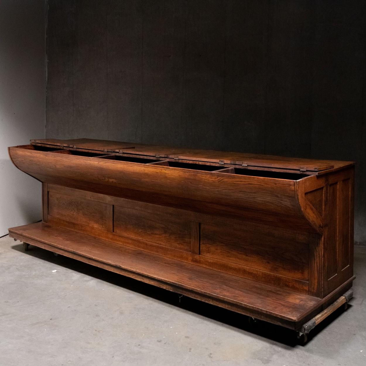 1890 Oak Mercantile Counter / Sorting Bin In Good Condition For Sale In Surrey, BC