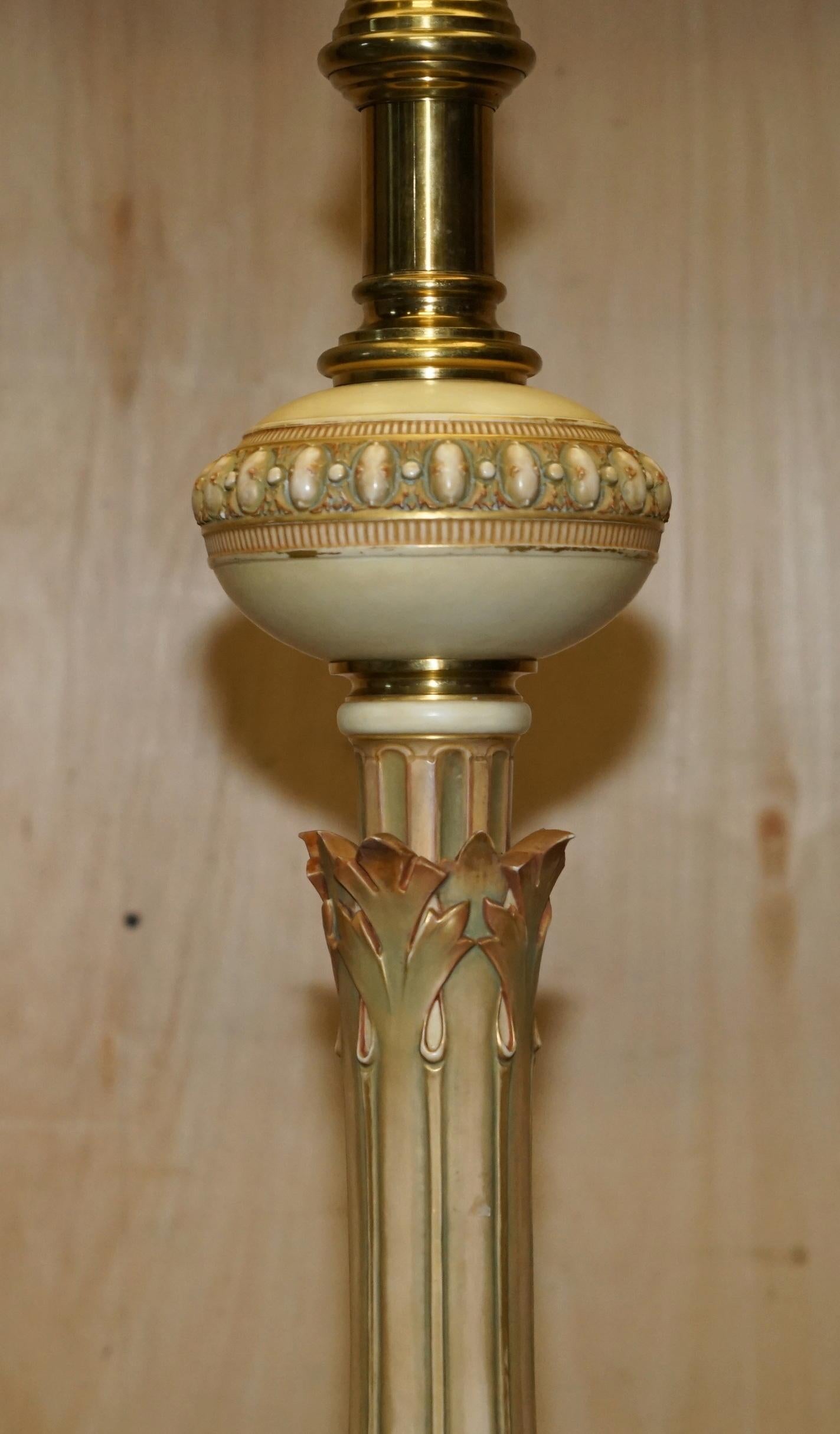 1890 ROYAL WORCESTER LAMPE DE SOL VICTORIENNE ANTIQUE PLEINEMENT STAMPÉE en vente 3