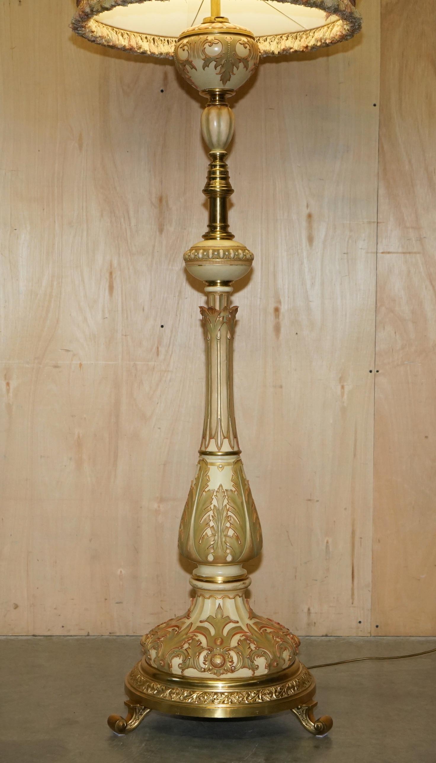 Fait main 1890 ROYAL WORCESTER LAMPE DE SOL VICTORIENNE ANTIQUE PLEINEMENT STAMPÉE en vente